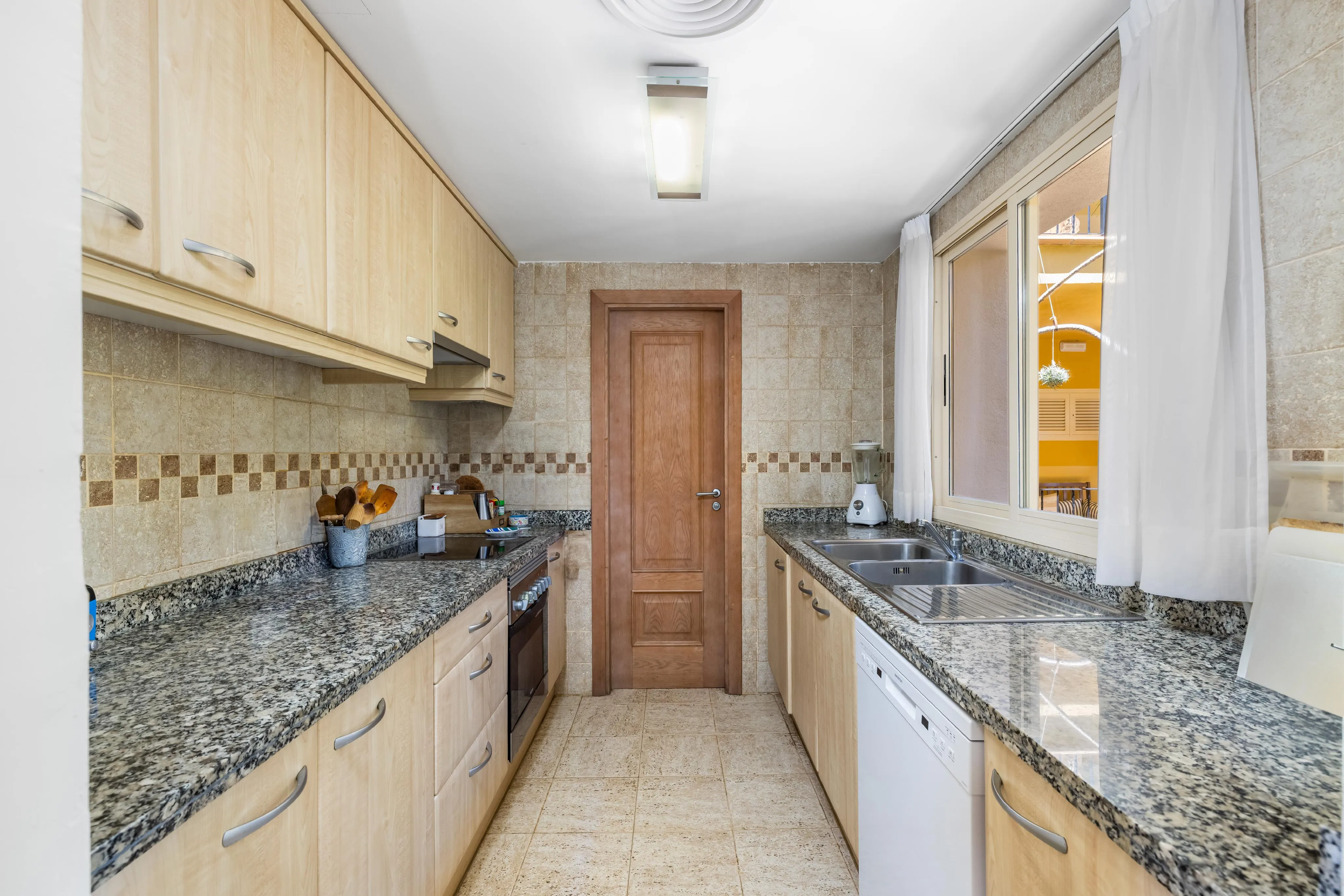 Sydvendt lejlighed i populært boligkompleks i Santa Ponsa-7