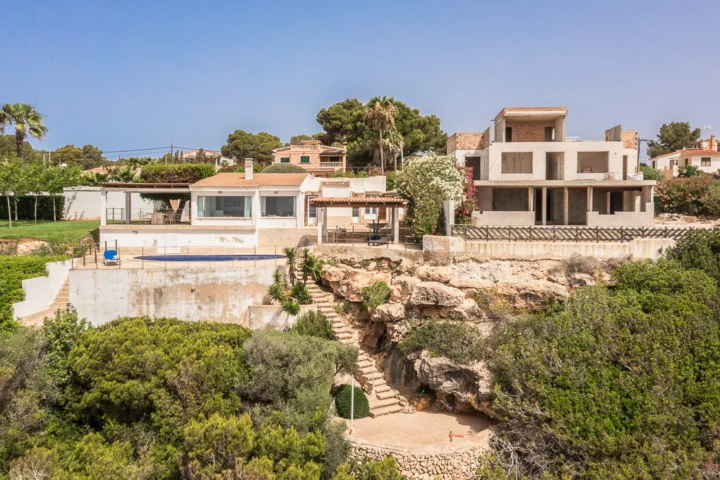 Impresionante propiedad frente al mar-1