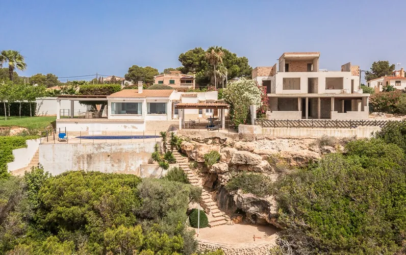 Impresionante propiedad frente al mar