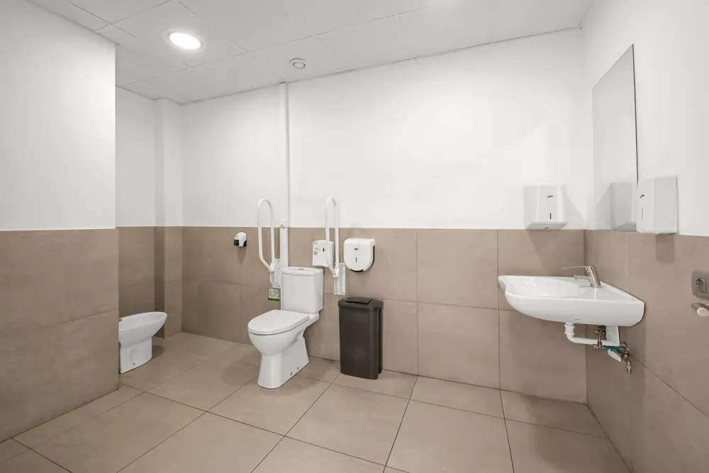 Ruim pand in de eerste lijn van het industriepark van Son Castelló-17