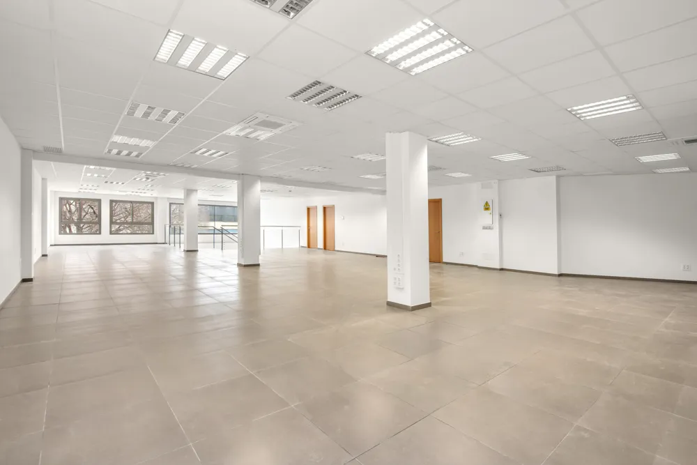 Ruim pand in de eerste lijn van het industriepark van Son Castelló-12