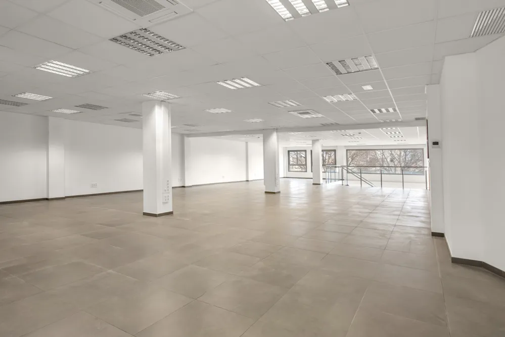 Ruim pand in de eerste lijn van het industriepark van Son Castelló-11