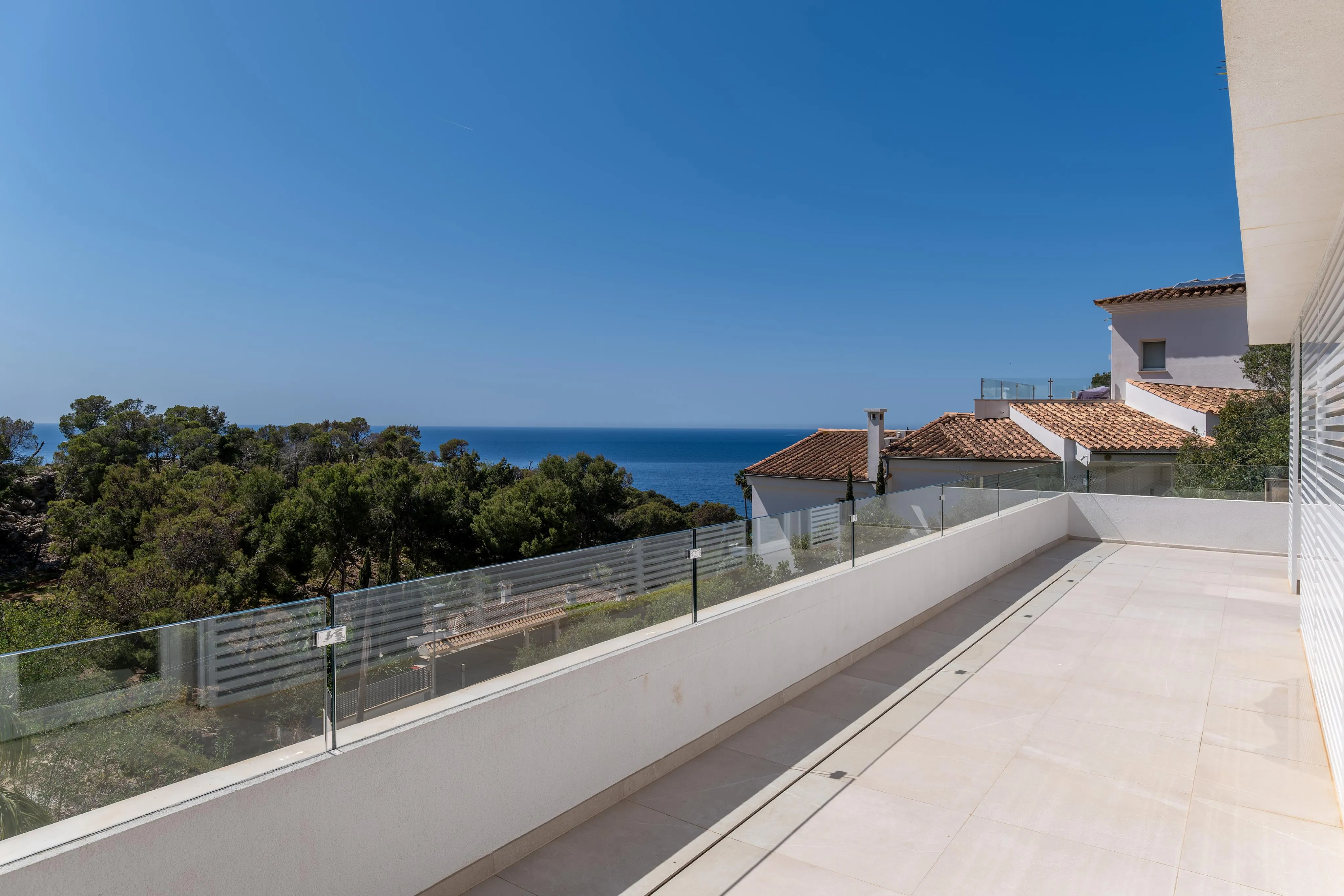 Modern villa med havsutsikt i Port Andratx-23