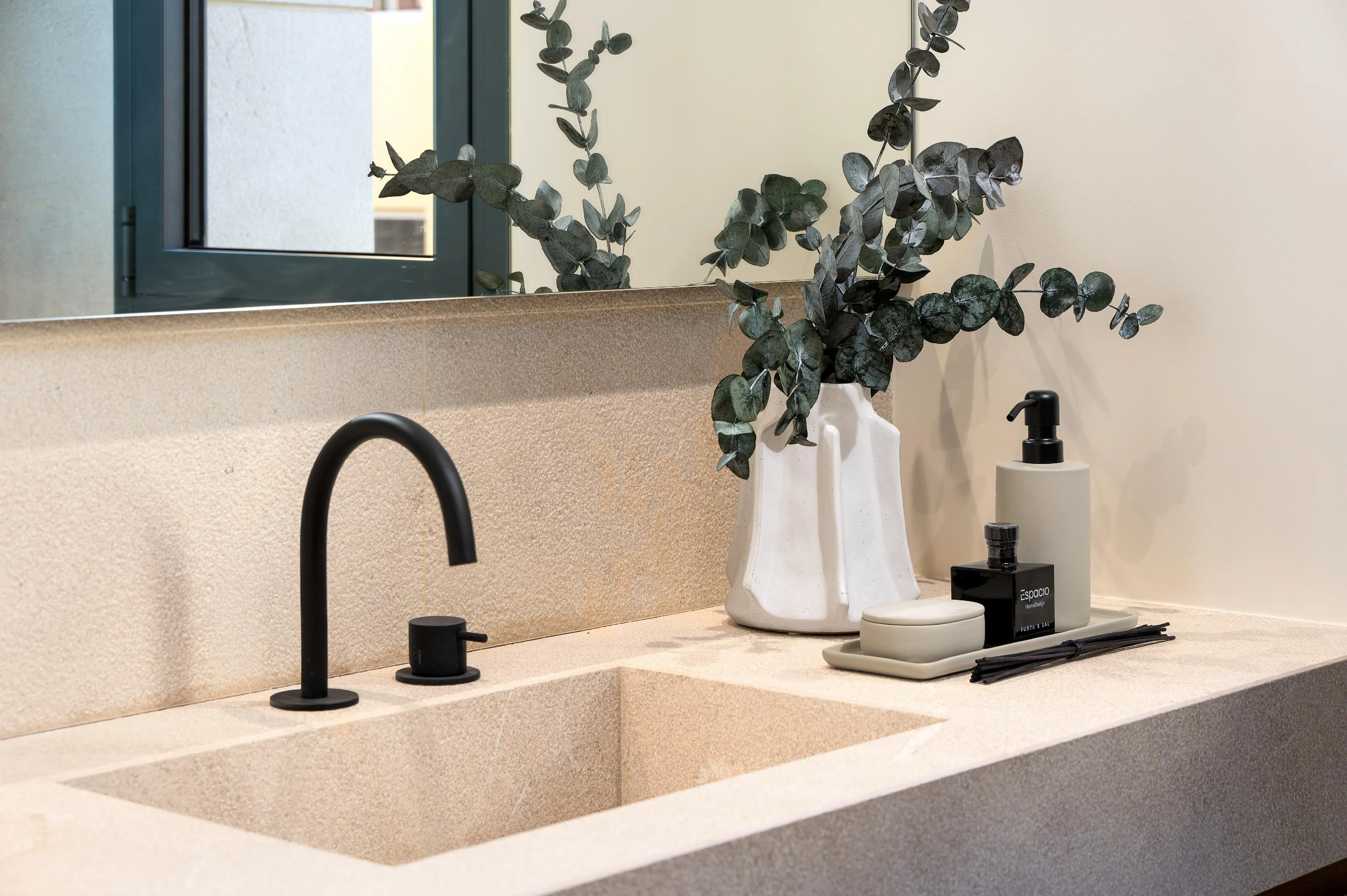 Ever Marivent: Breathtaking new build penthouse with stunning sea views-10