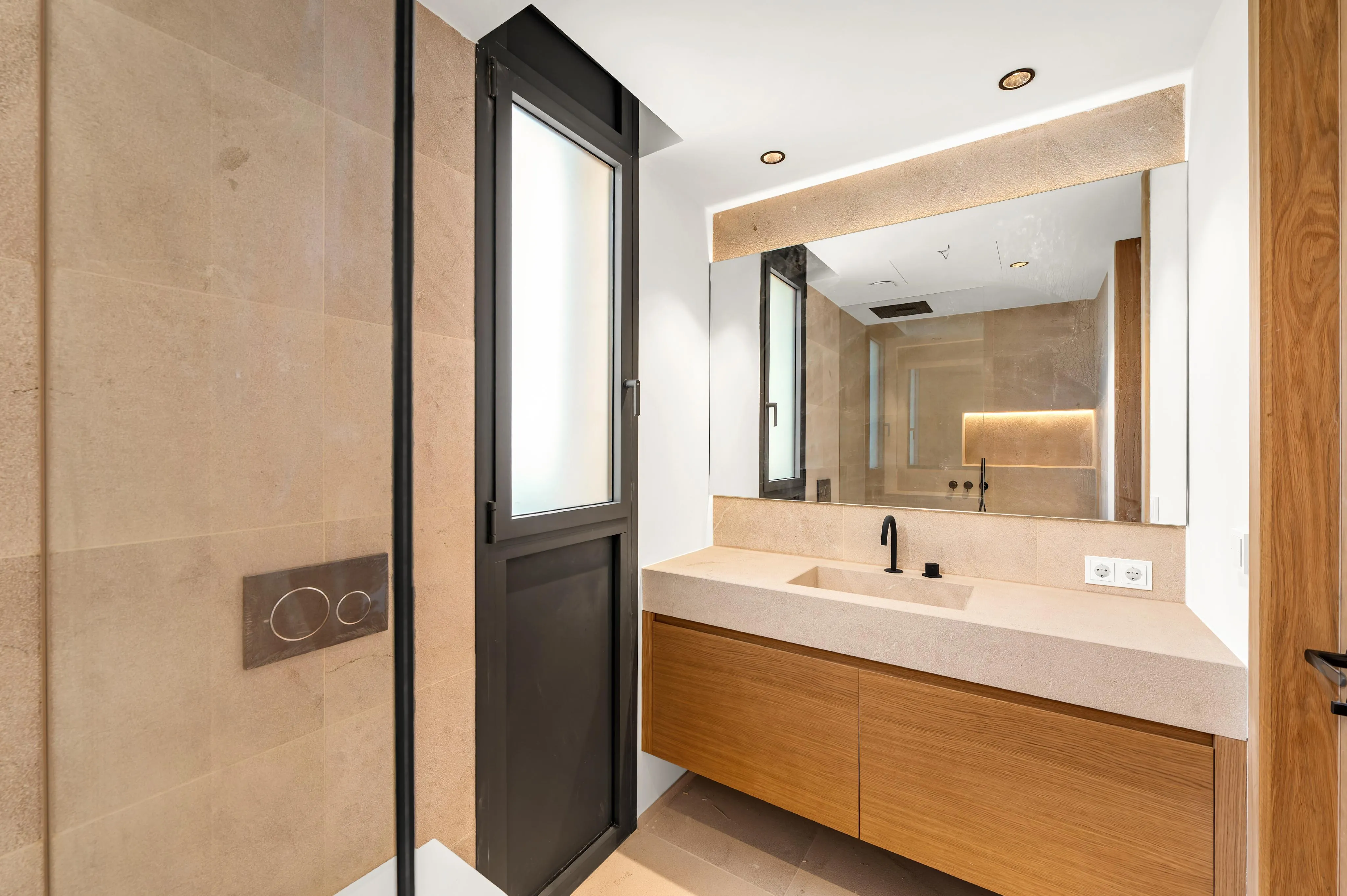 Ever Marivent: Breathtaking new build penthouse with stunning sea views-11