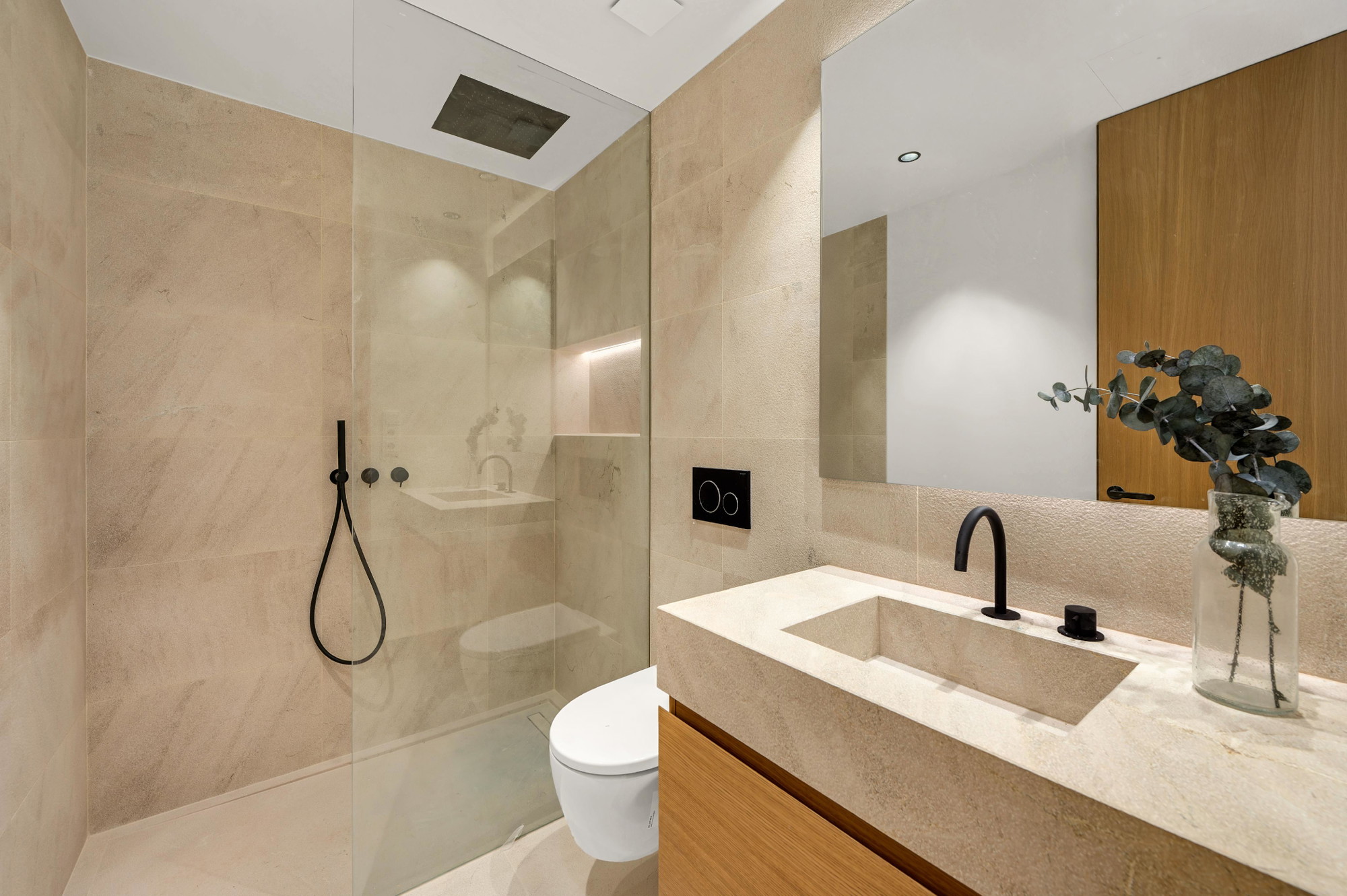 Ever Marivent: Breathtaking new build penthouse with stunning sea views-9