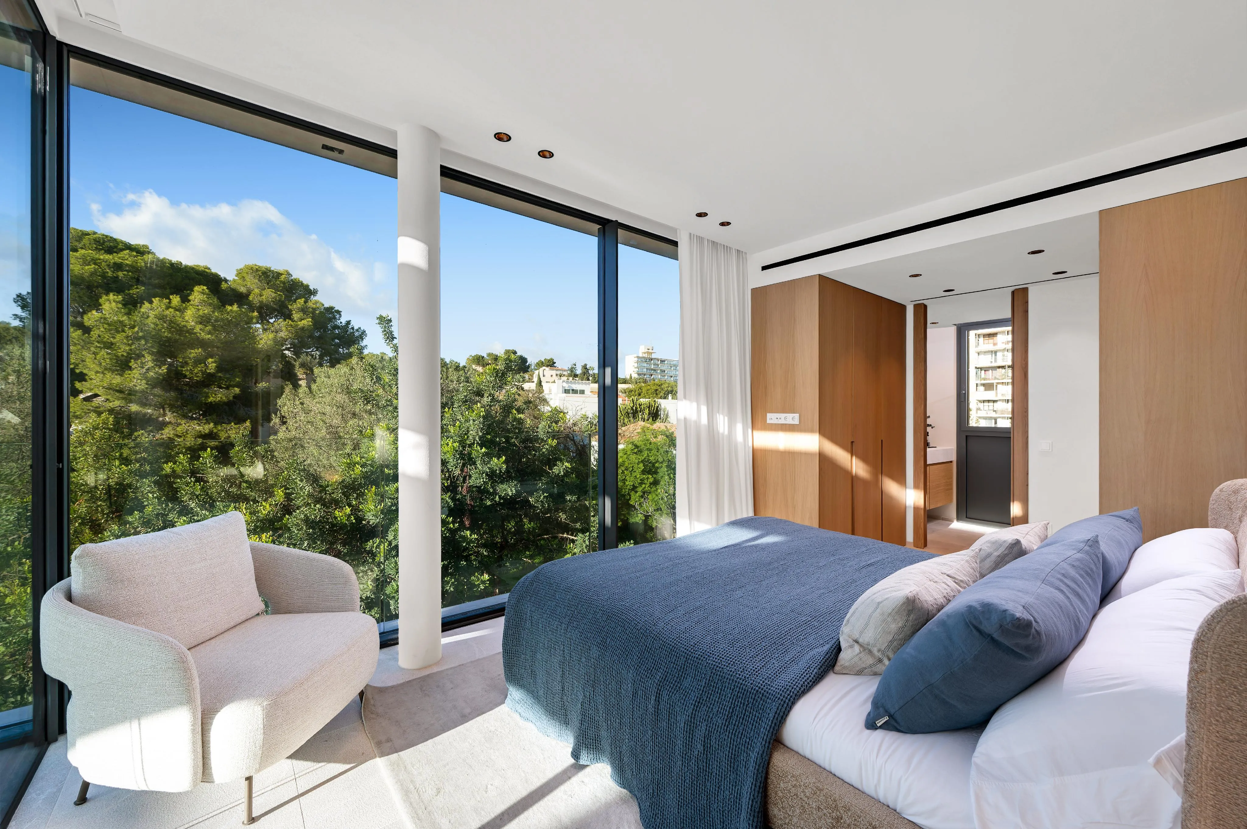 Ever Marivent: Breathtaking new build penthouse with stunning sea views-8