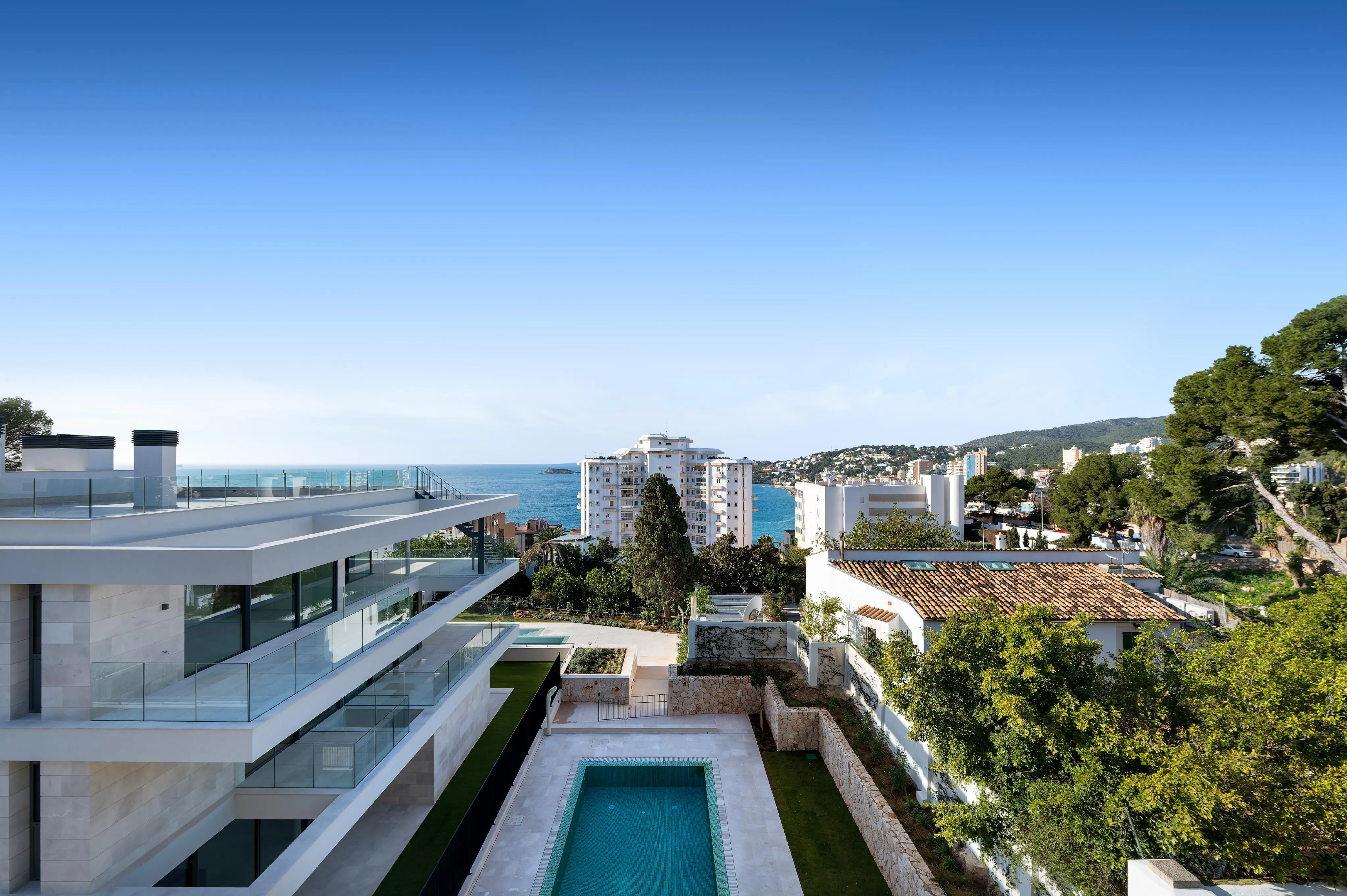 Ever Marivent: Breathtaking new build penthouse with stunning sea views-3