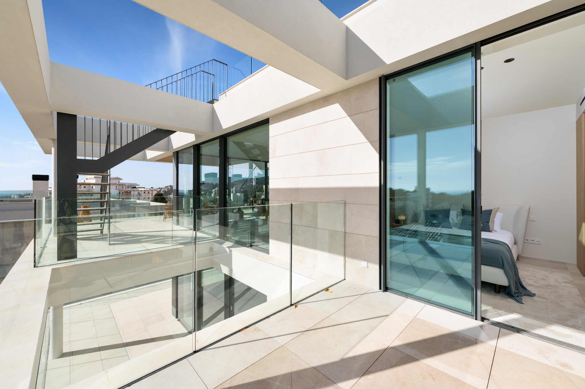 Ever Marivent: Breathtaking new build penthouse with stunning sea views-12