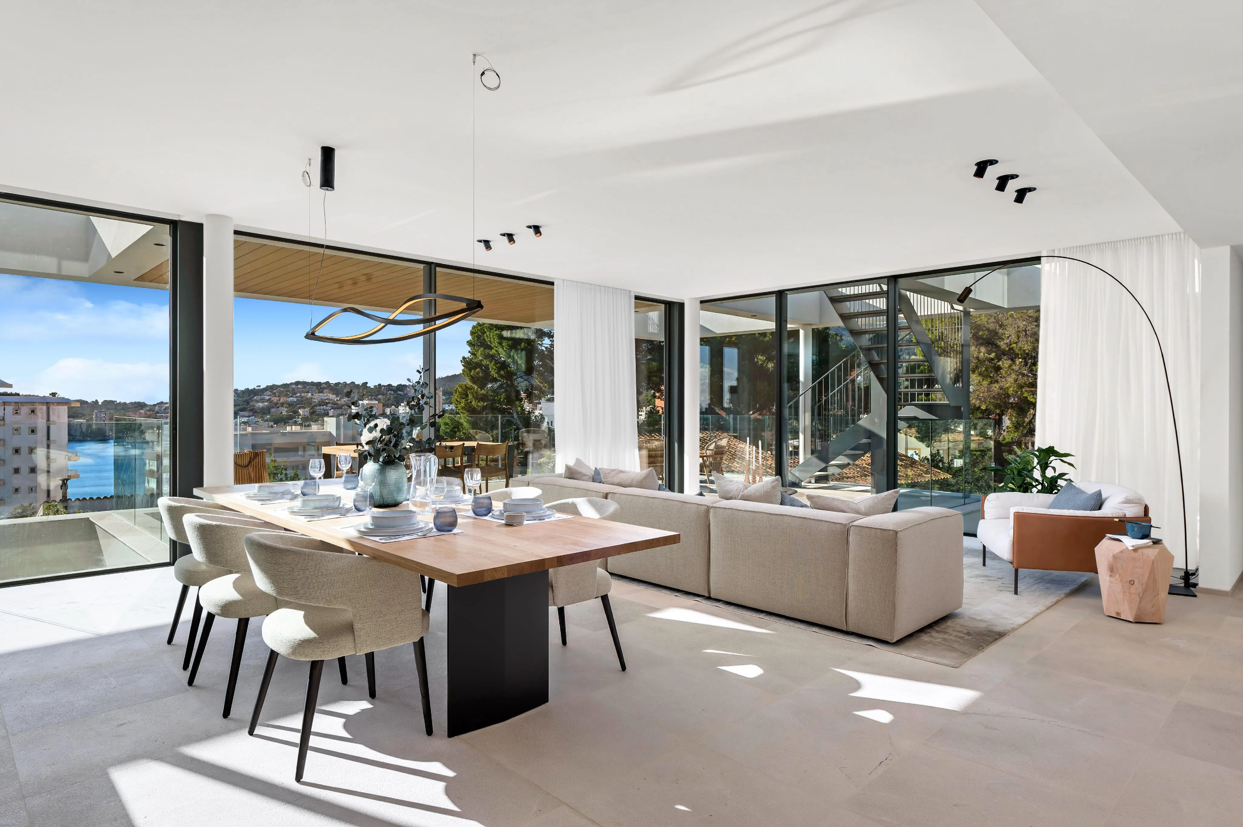 Ever Marivent: Breathtaking new build penthouse with stunning sea views-17