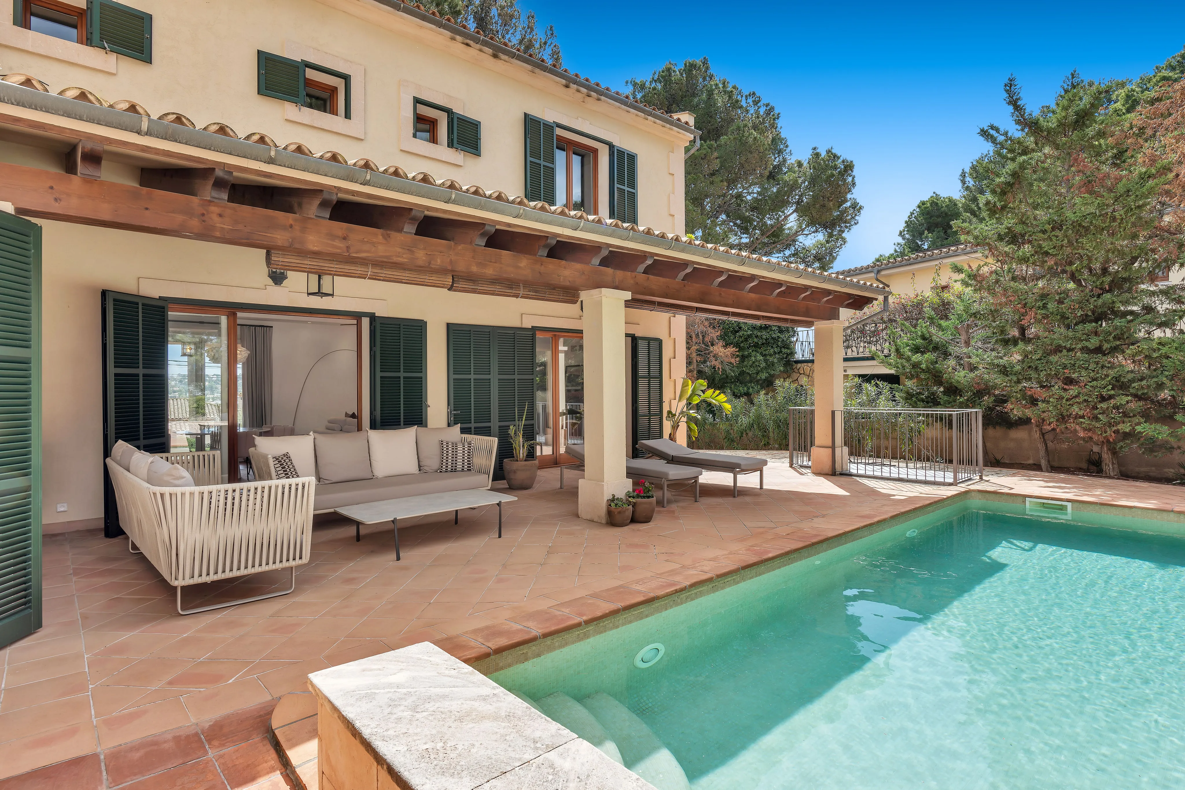 Mediterrane elegantie met zwembad en uitzicht op zee in exclusief Santa Ponsa-18