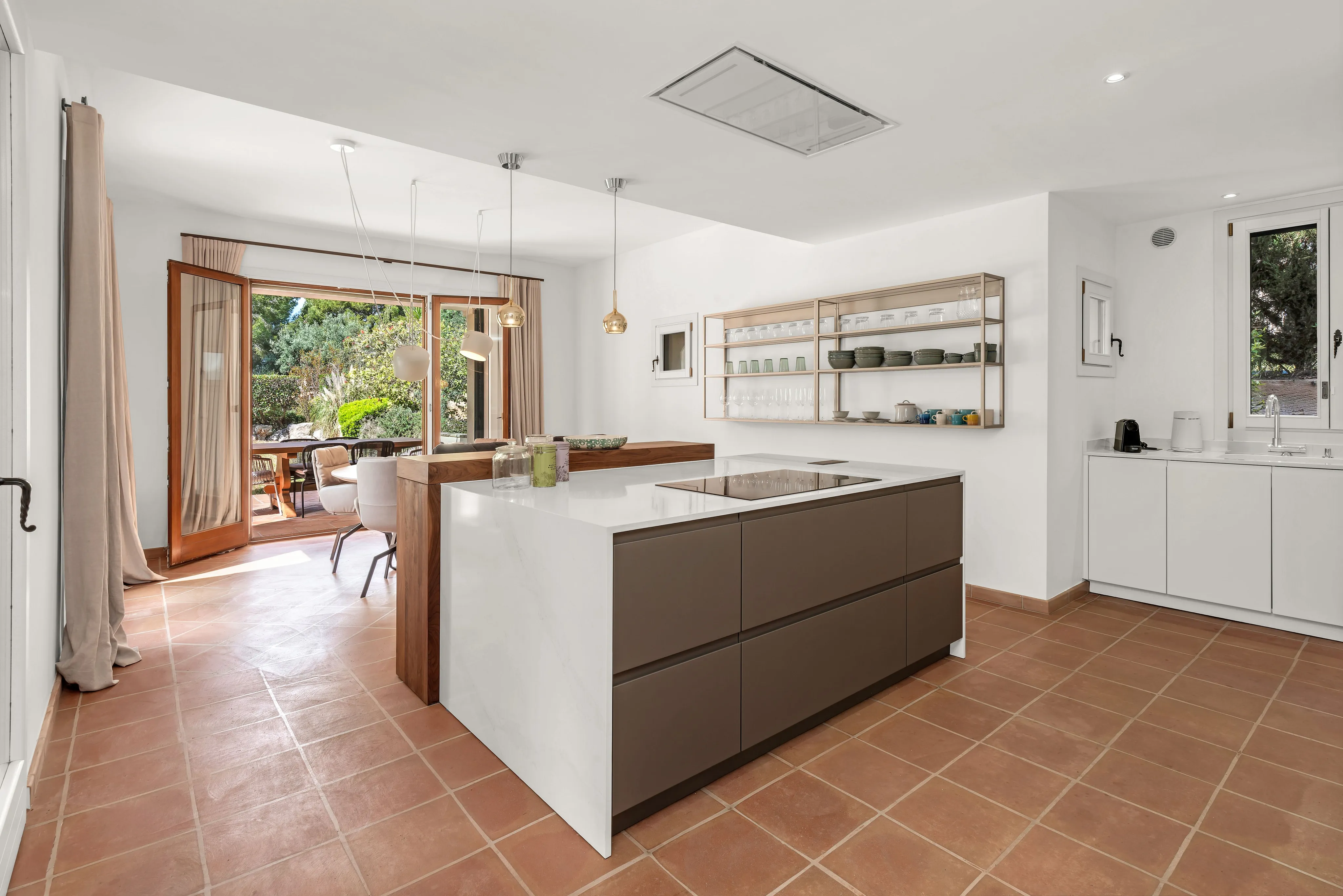 Mediterrane elegantie met zwembad en uitzicht op zee in exclusief Santa Ponsa-7