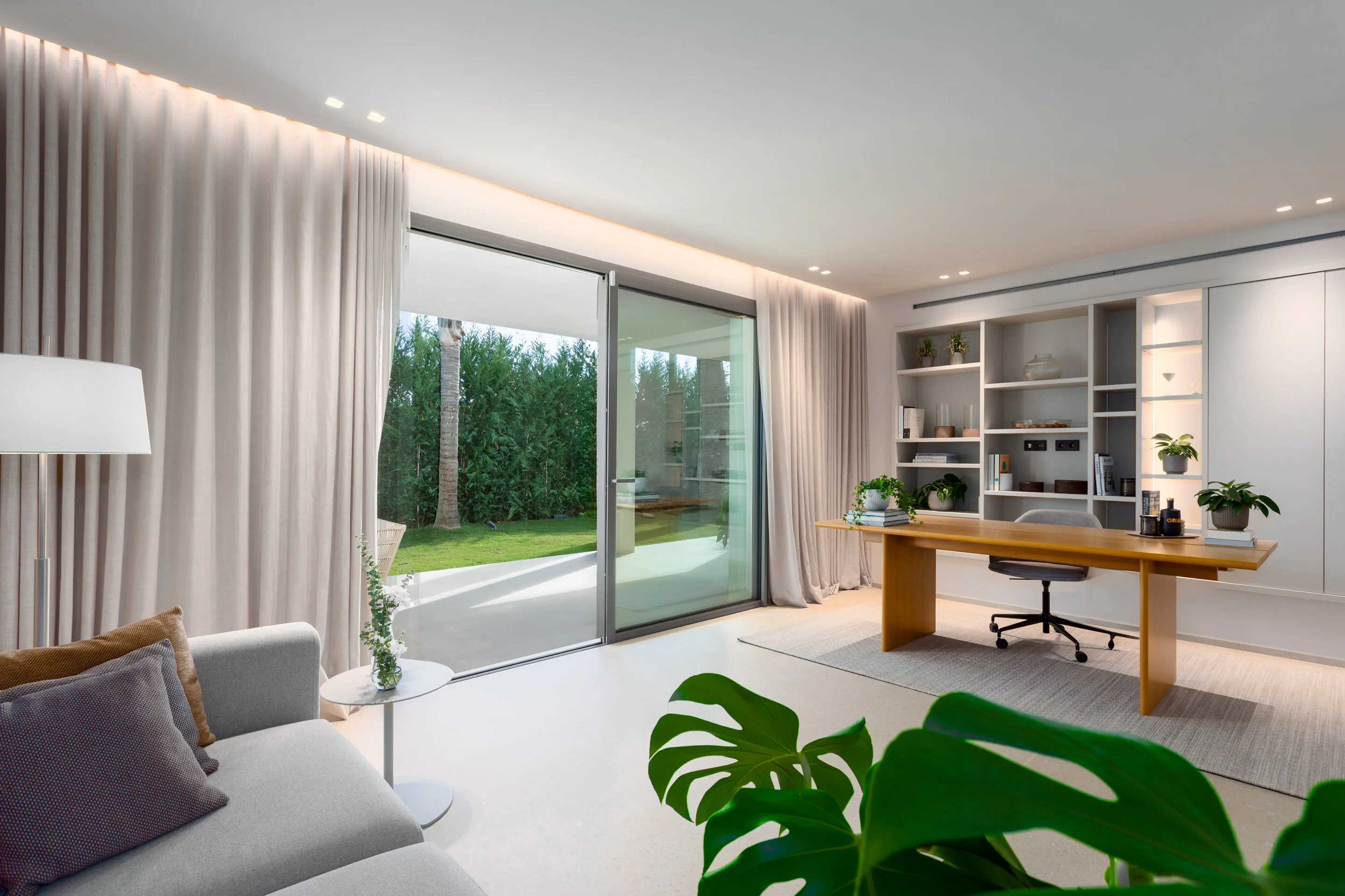 Stilfuld, totalrenoveret villa med stor have-23