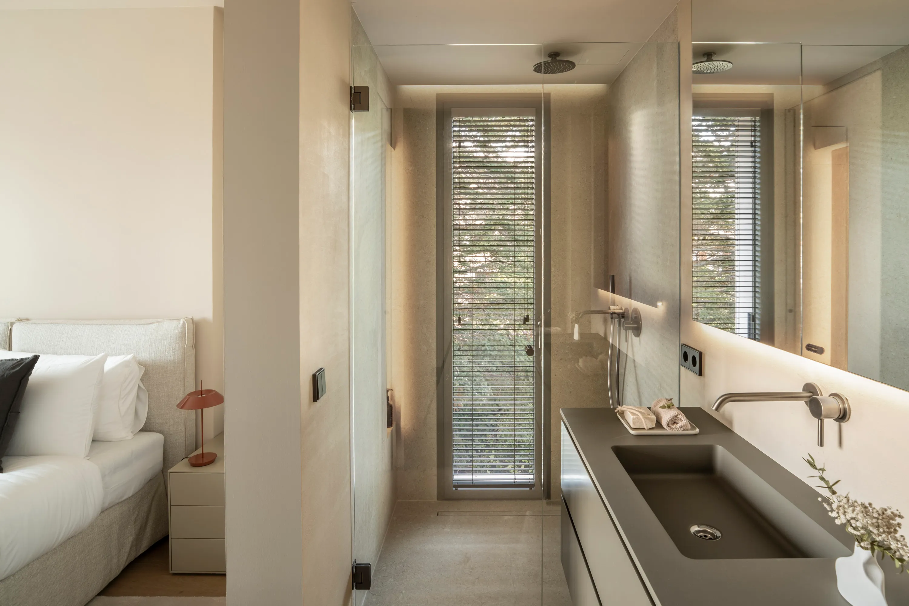 Elegante villa completamente renovada con amplio jardín-15