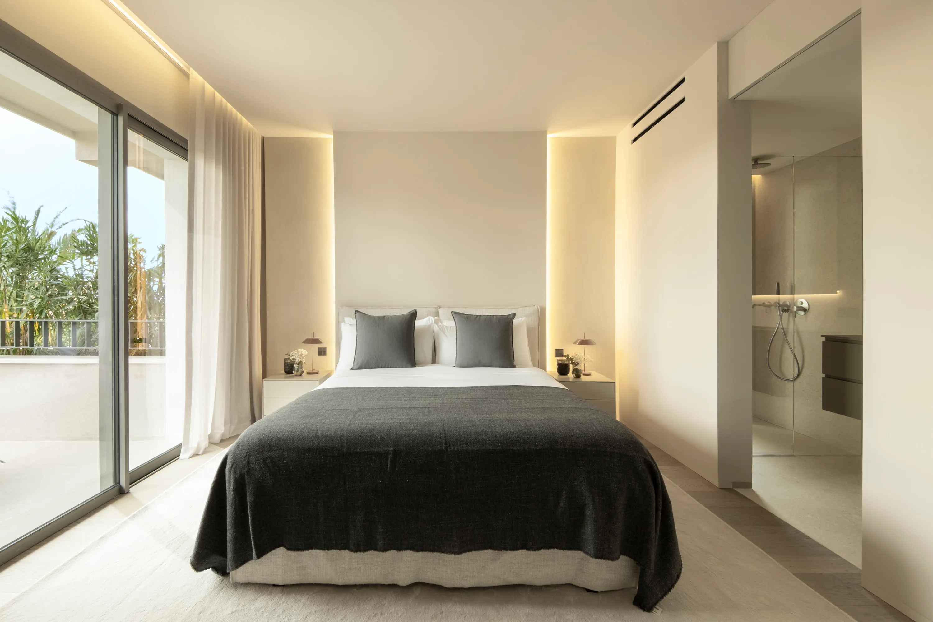 Elegante villa completamente renovada con amplio jardín-14