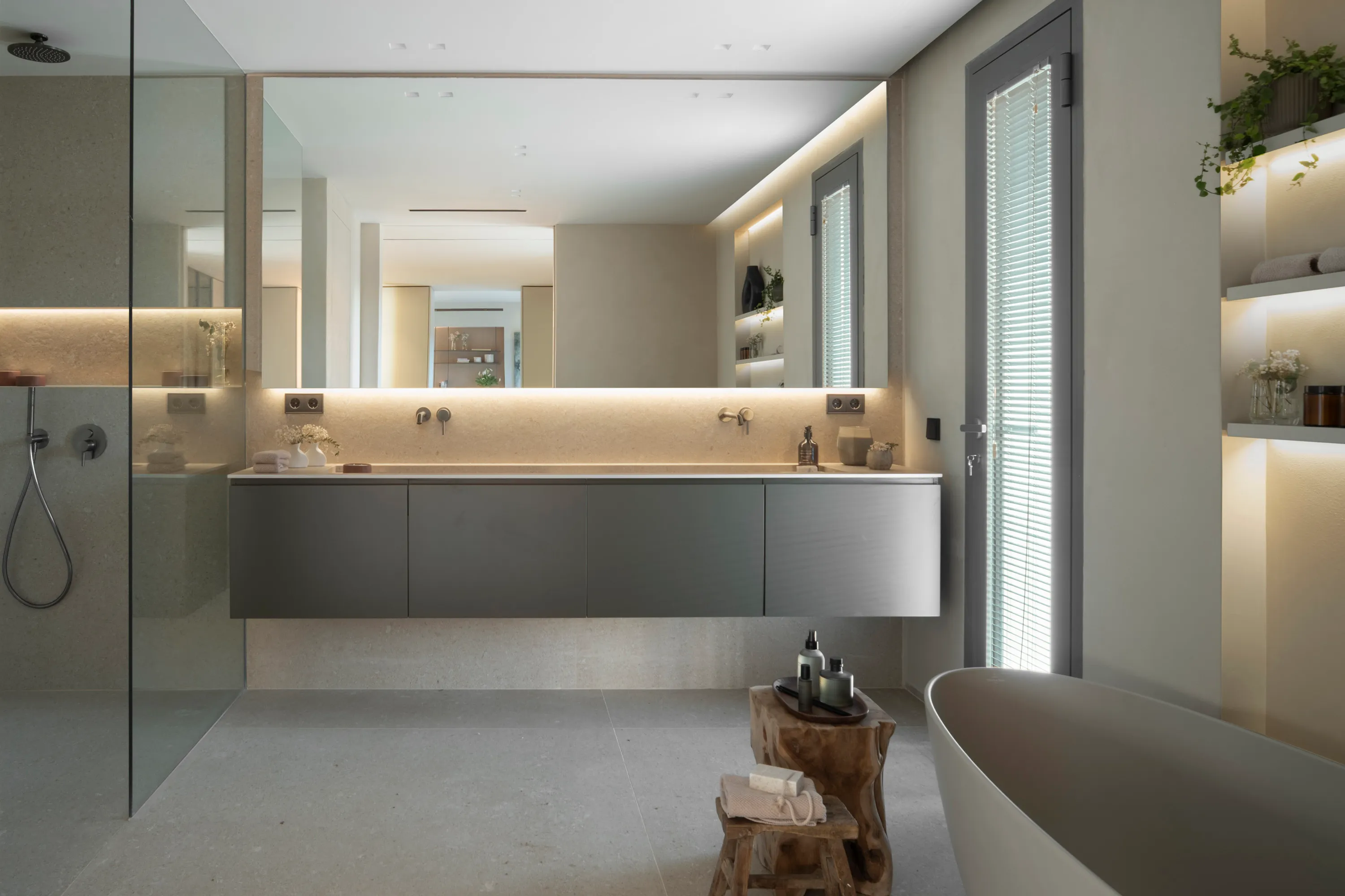 Elegante villa completamente renovada con amplio jardín-13