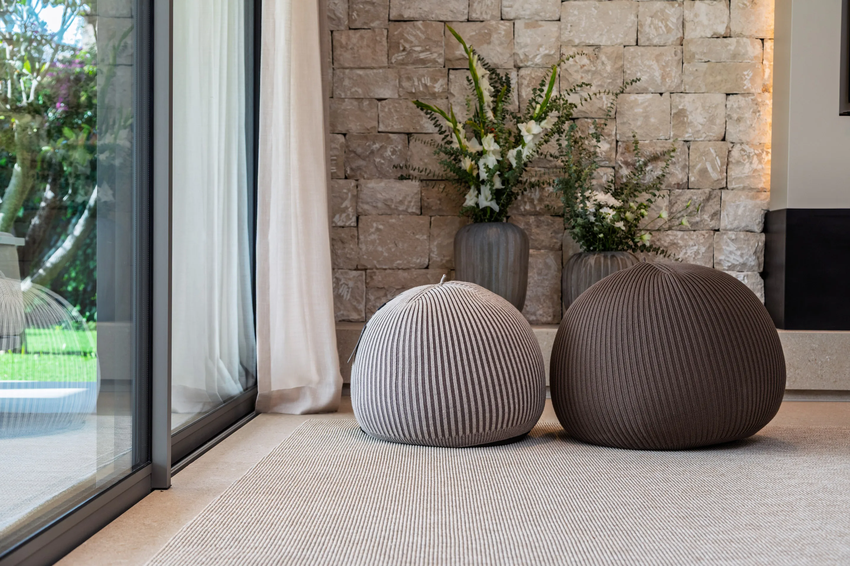 Stilfuld, totalrenoveret villa med stor have-6