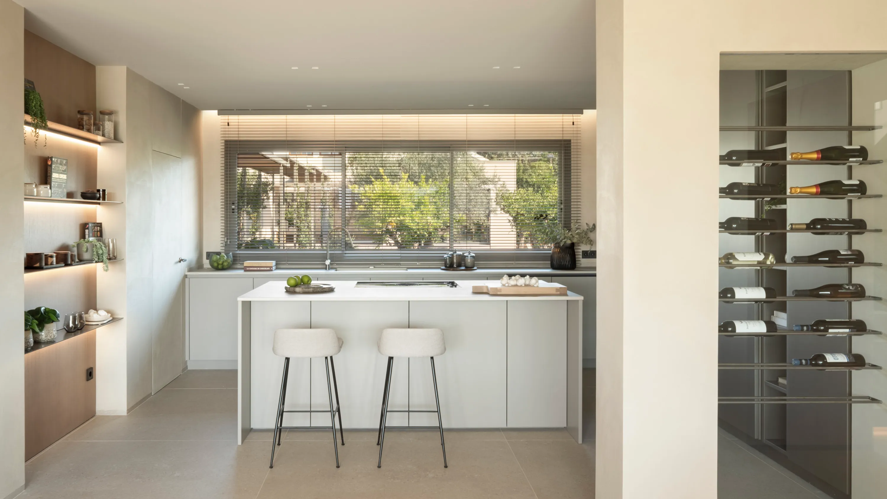 Elegante villa completamente renovada con amplio jardín-5