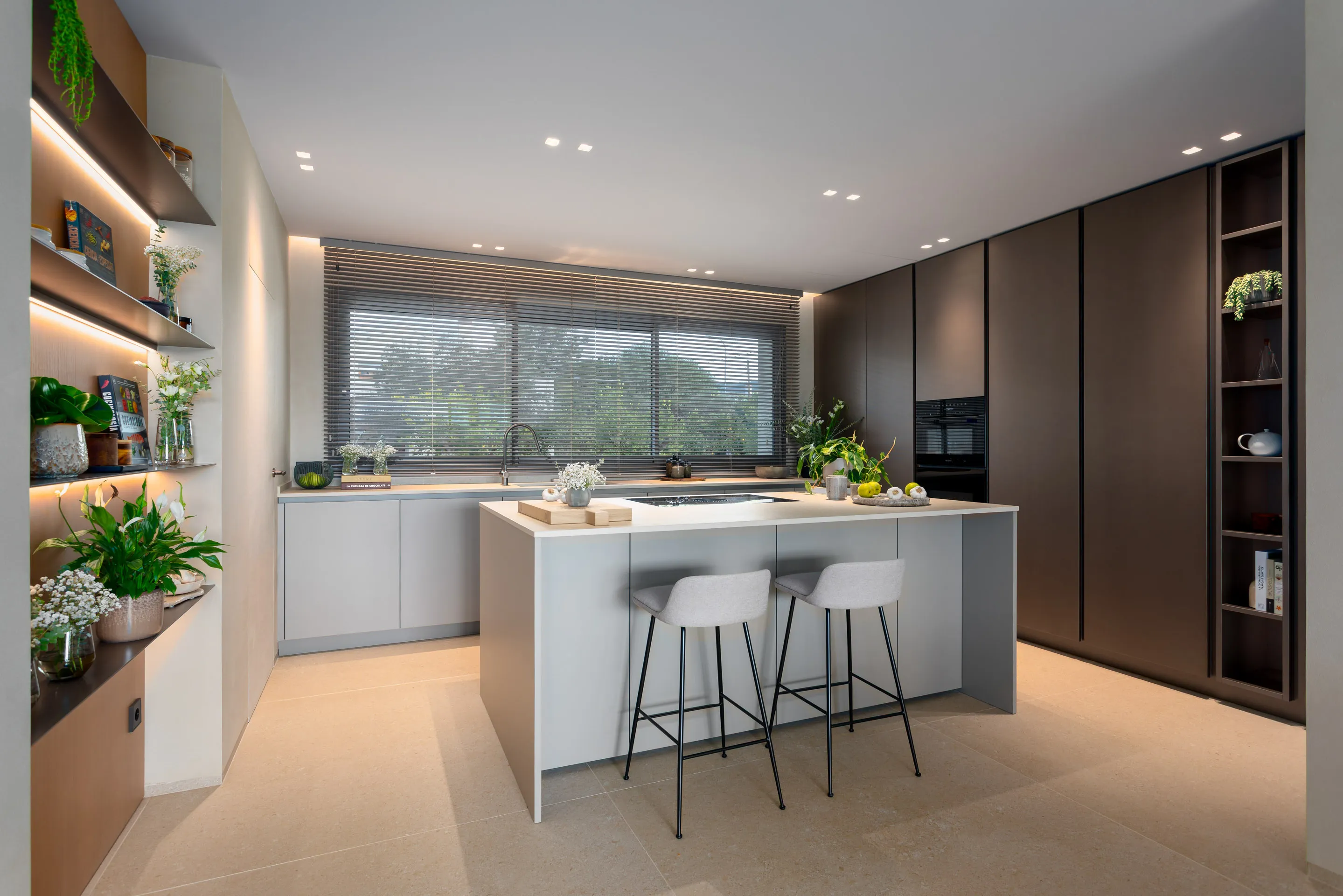 Stilfuld, totalrenoveret villa med stor have-9