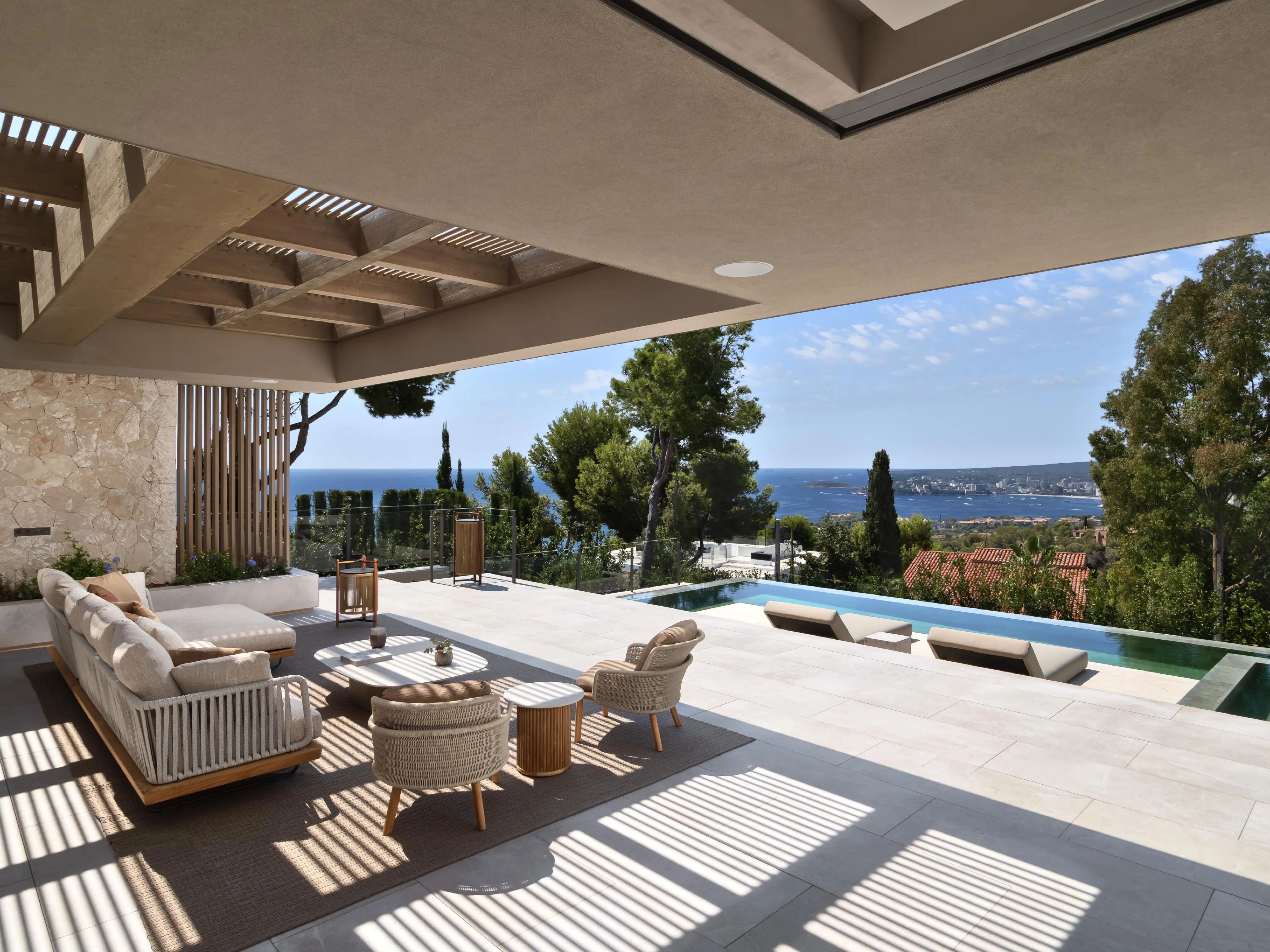 Villa Aura: imponente villa di nuova costruzione con vista panoramica-3