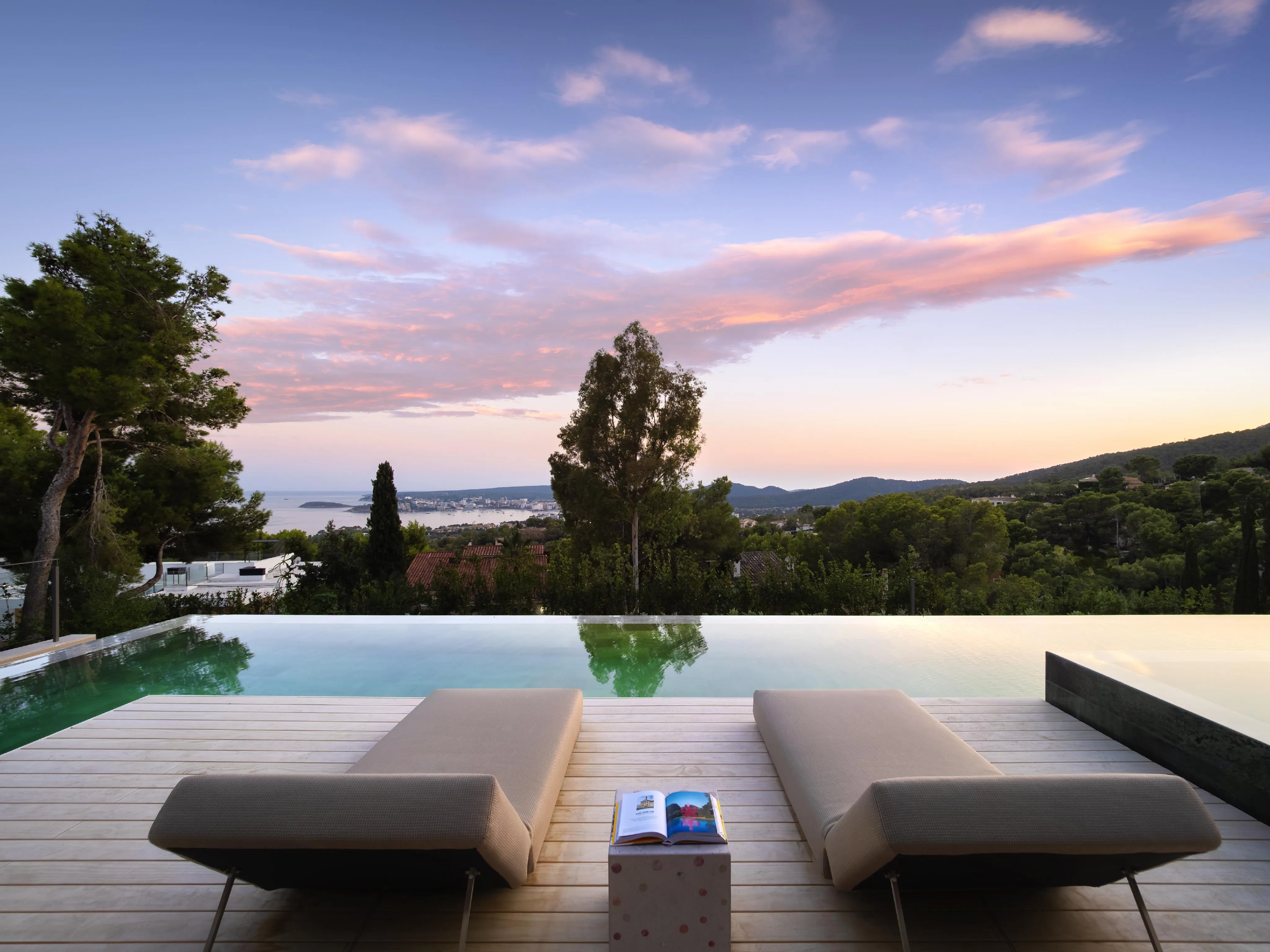 Villa Aura: imponente villa di nuova costruzione con vista panoramica-14