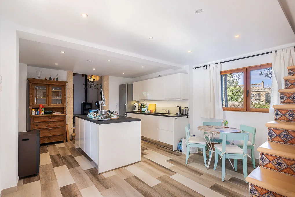 Pequeña finca renovada con cariño-8