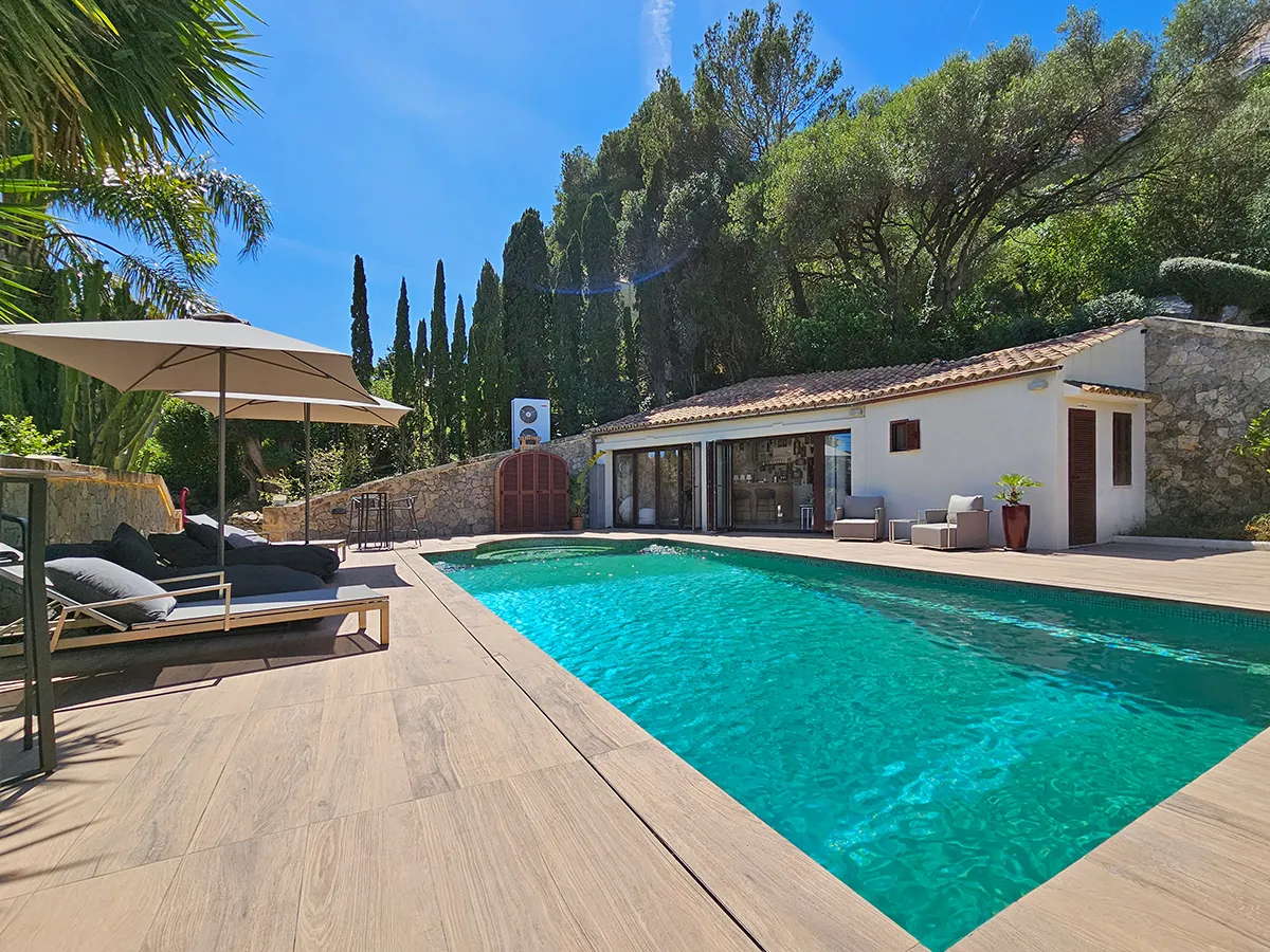 High-end villa with sea view and additional building plot in Canyamel-1