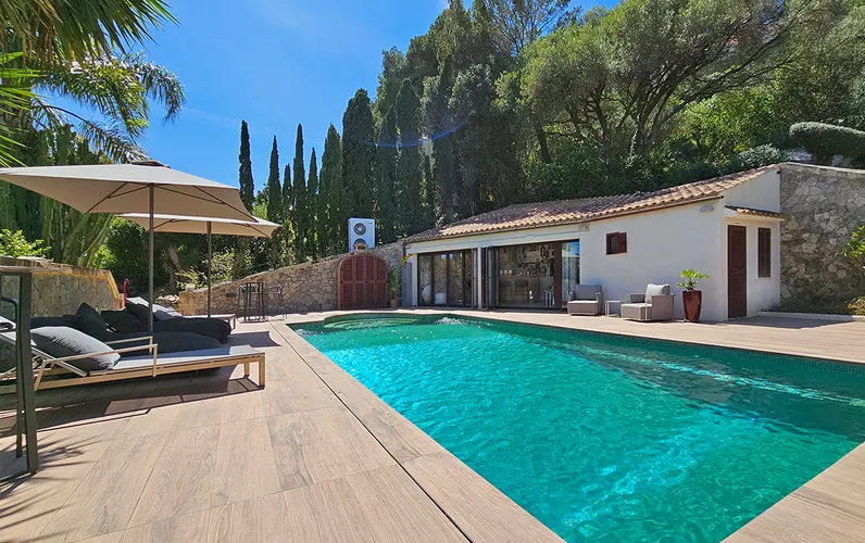 Villa di alta qualità con vista sul mare e terreno edificabile aggiuntivo a Canyamel