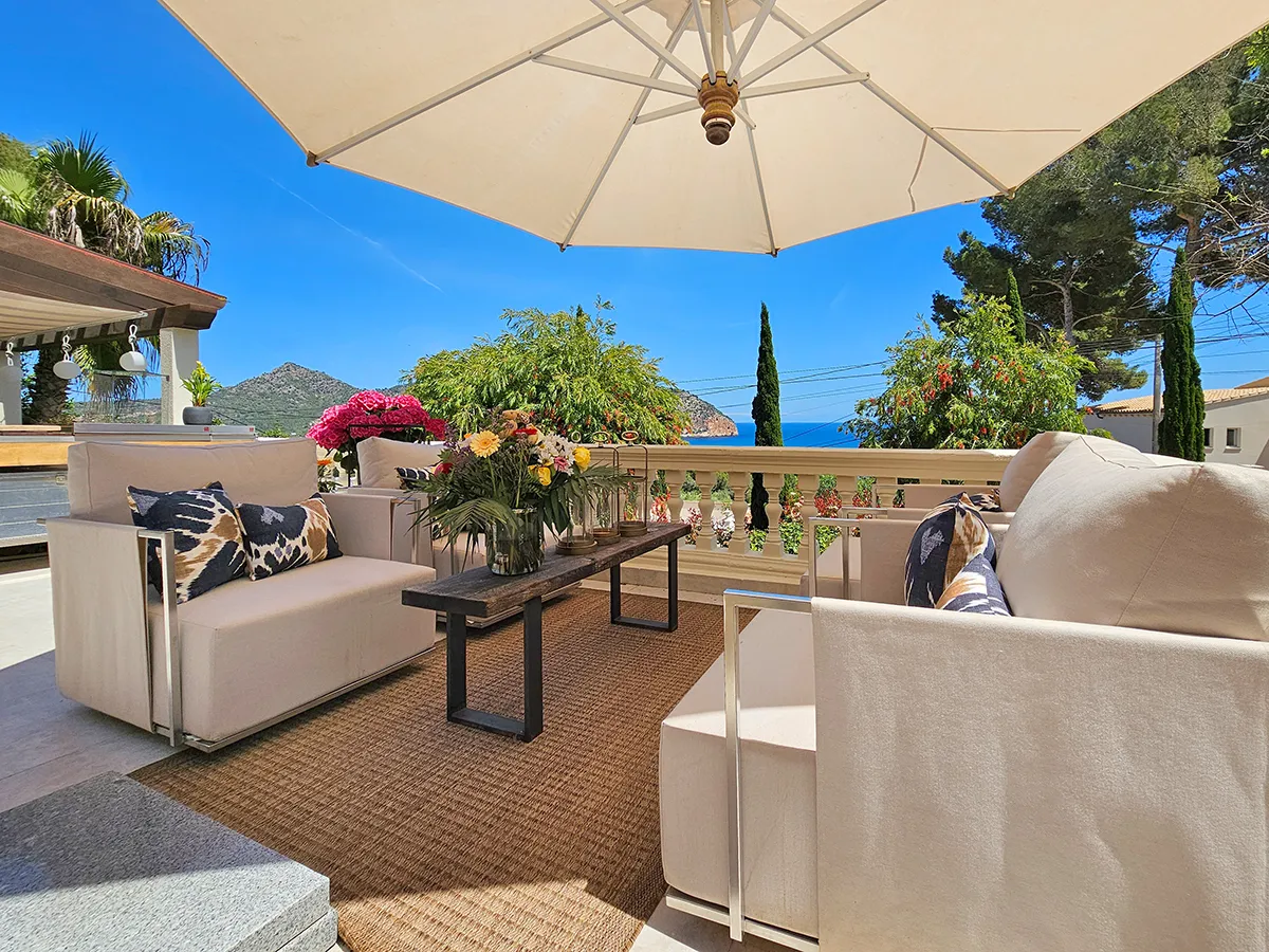 Propiedad de alta calidad con espaciosa casa de piscina, vistas al mar y parcela edificable adicional en Canyamel-4