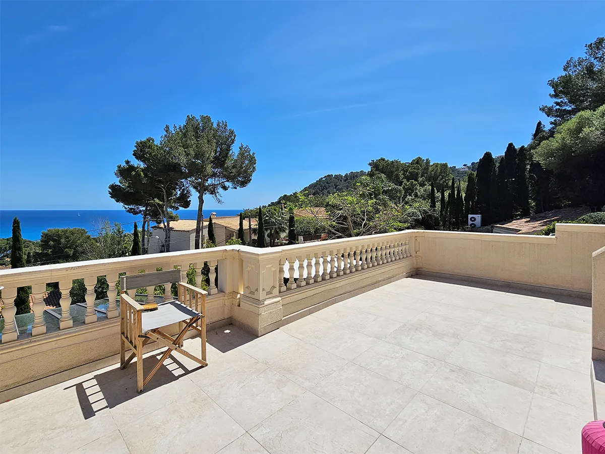 Villa de haute qualité avec vue sur la mer et terrain à bâtir à Canyamel.-10