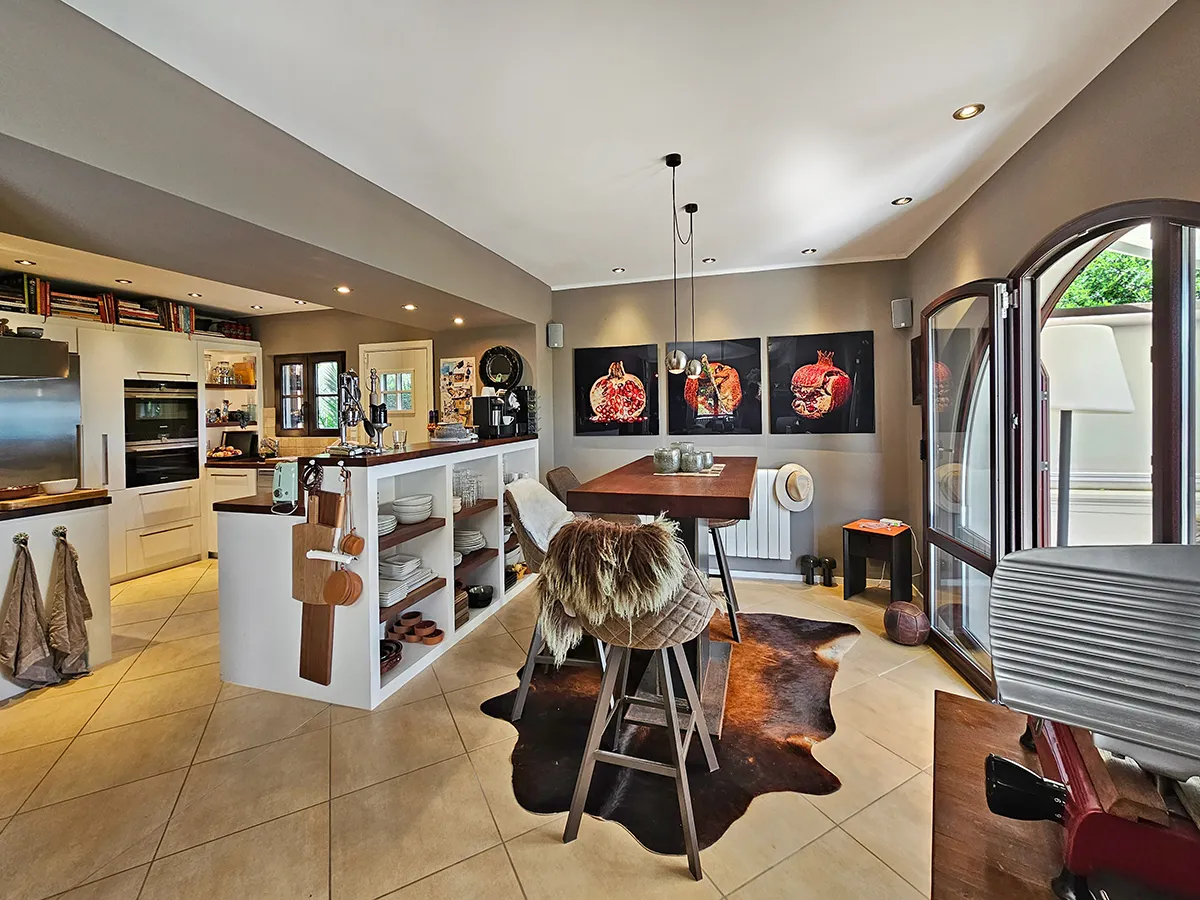 High-end villa with sea view and additional building plot in Canyamel-6