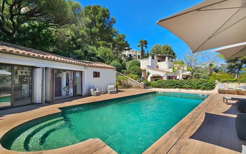 Villa di alta qualità con vista sul mare e terreno edificabile aggiuntivo a Canyamel