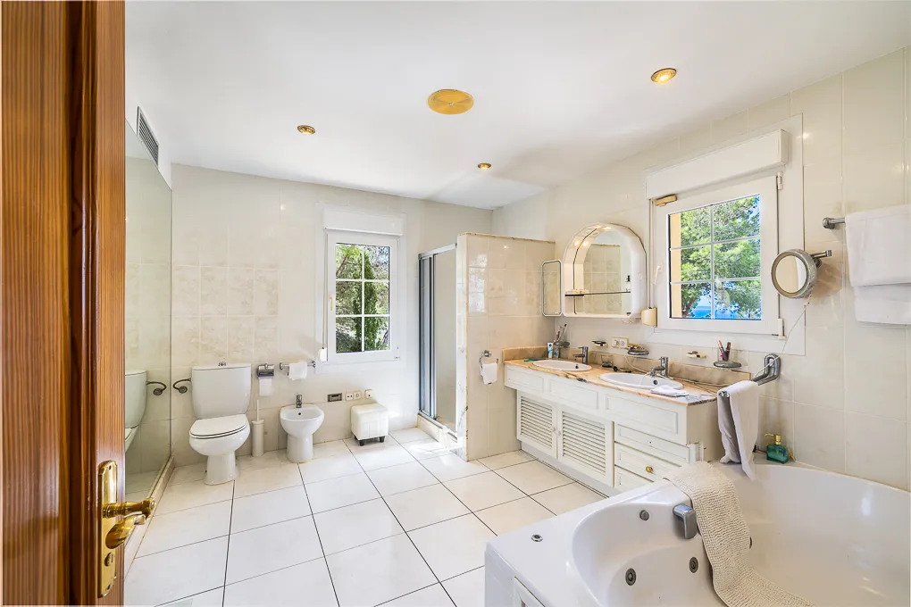 Villa con magníficas vistas al mar-9