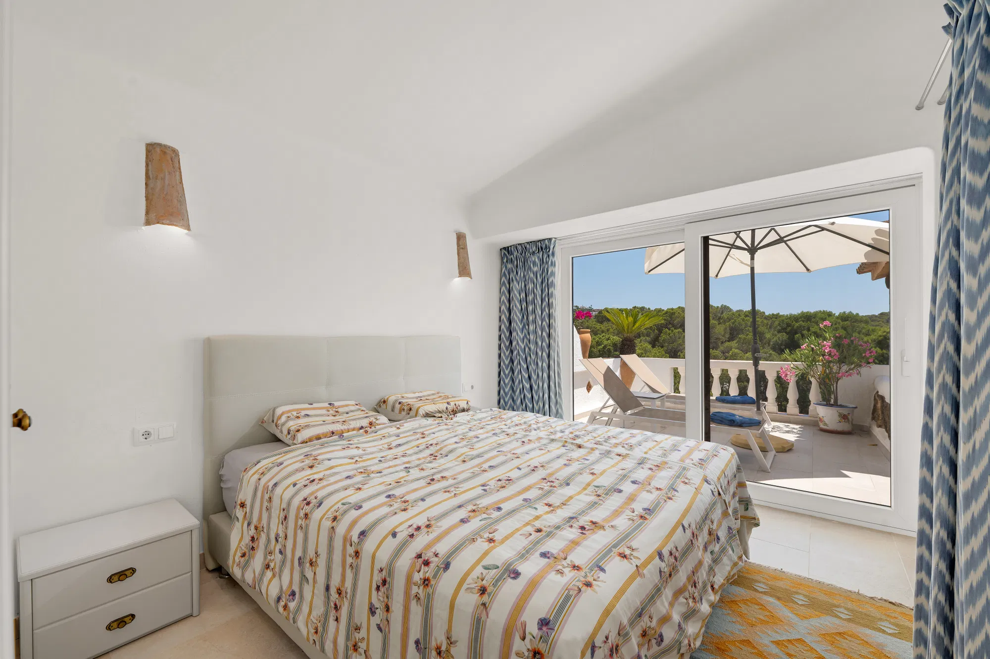 Luxurious sea-view penthouse – living with sea access in one of the most sought-after communities in the south-west-9