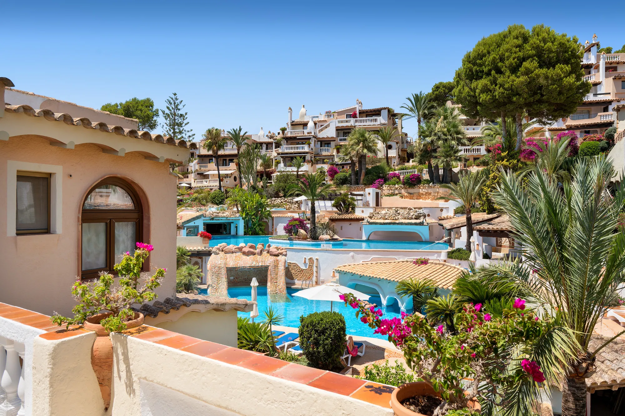 Luxurious sea-view penthouse – living with sea access in one of the most sought-after communities in the south-west-12