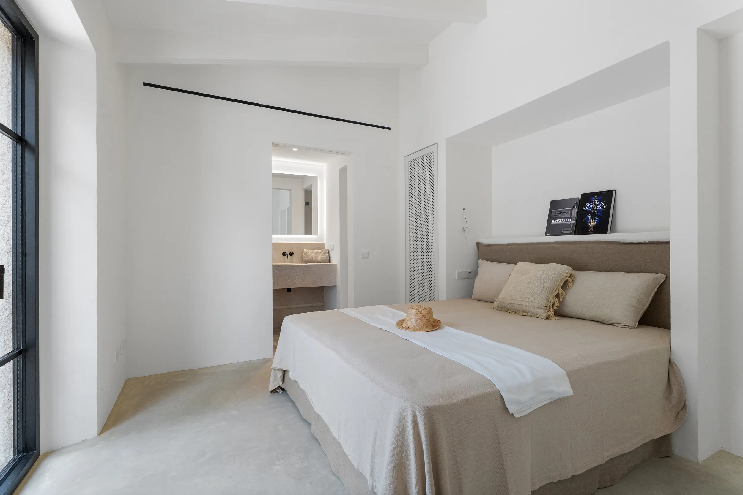 Moderne nybygget landhus med vingård-11