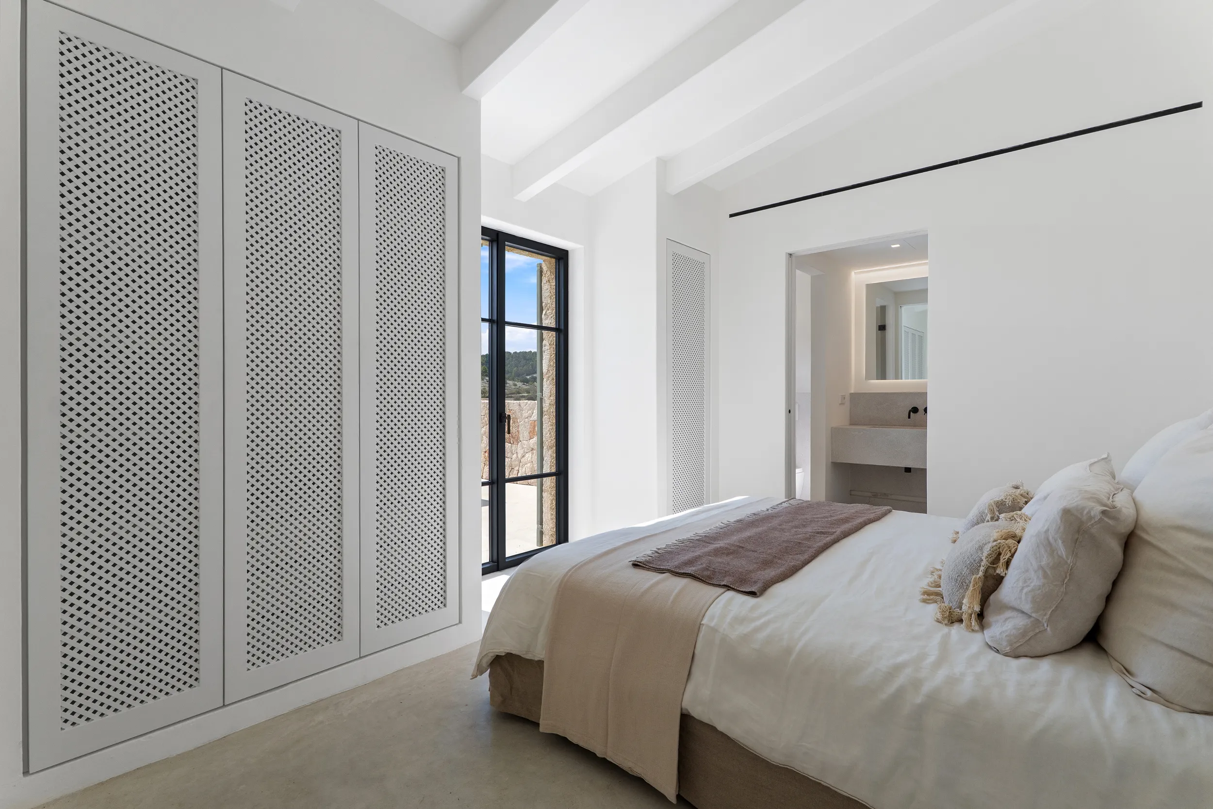 Moderne nybygget landhus med vingård-7