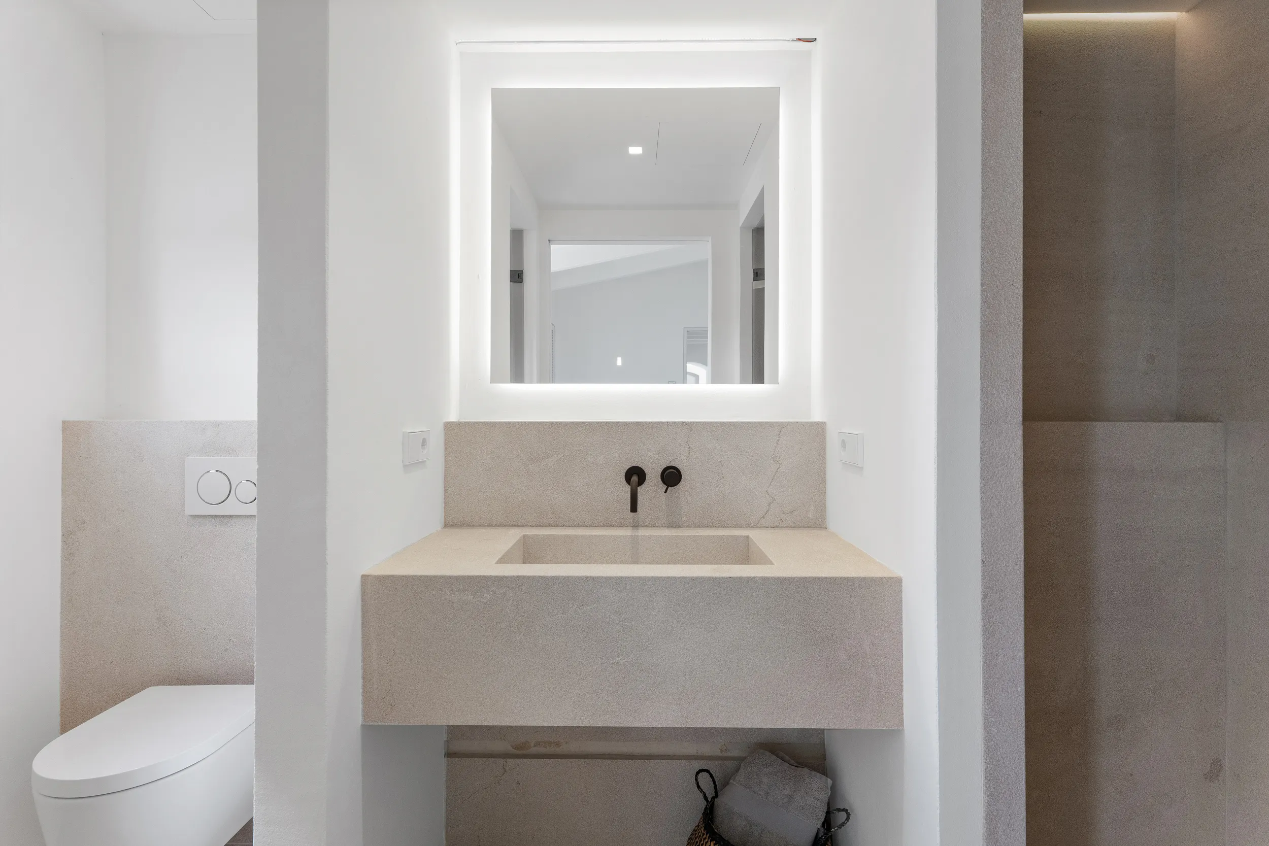 Moderne nybygget landhus med vingård-8