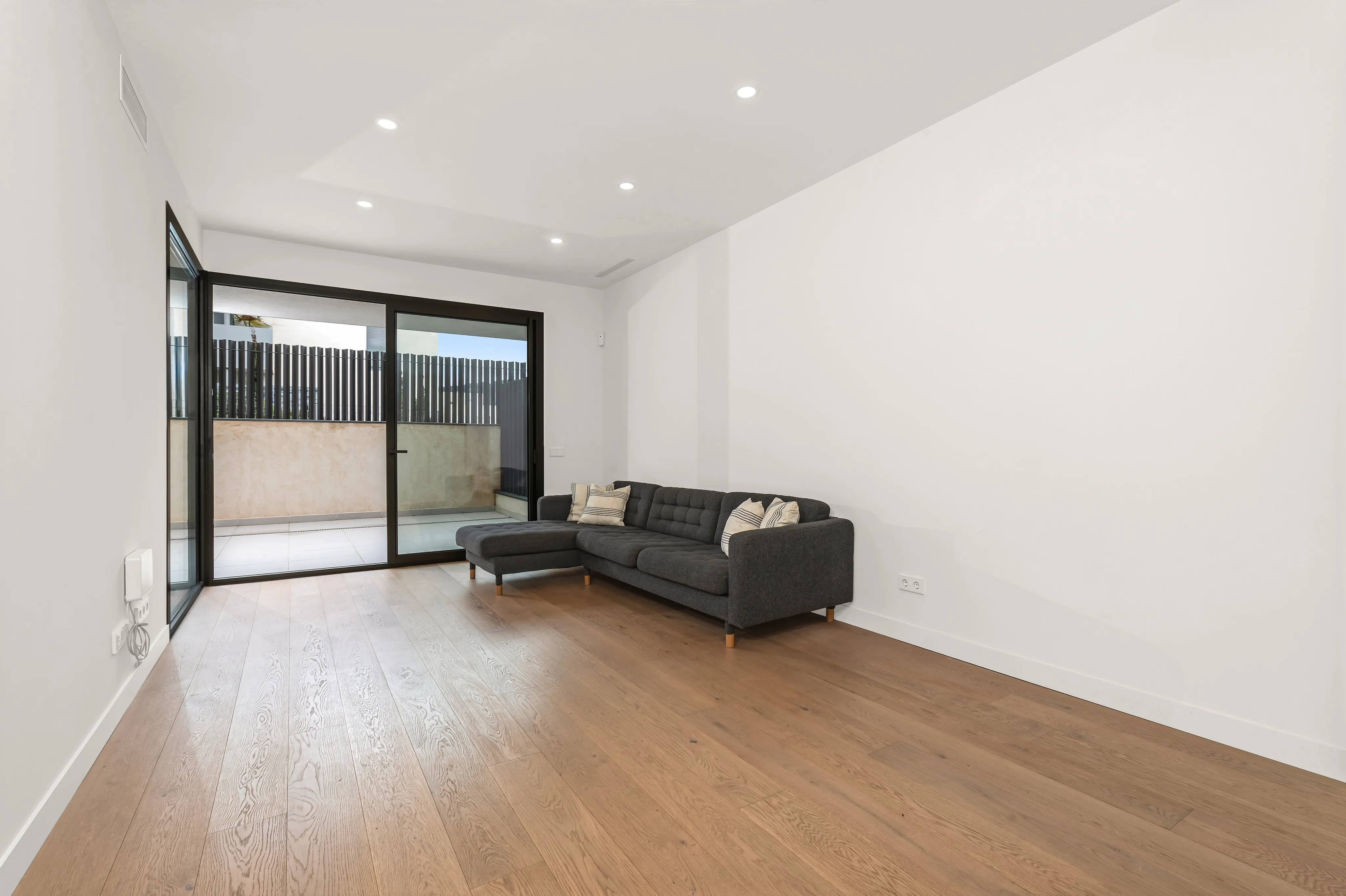 Premium Rental Opportunity in Son Vida District-3