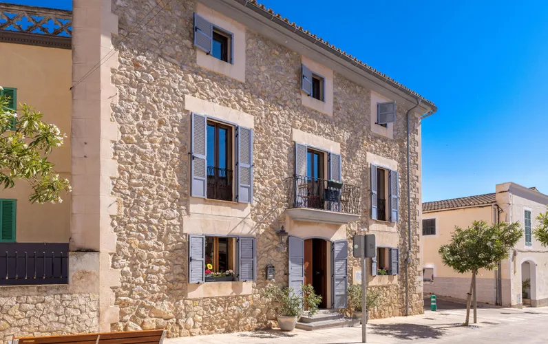 Charming village house in Calvià with 3 flats