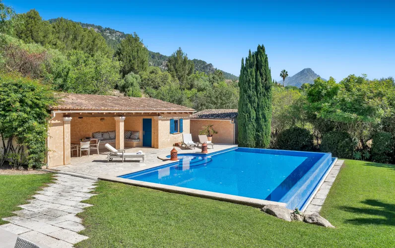 A Mediterranean finca retreat in a sought-after, peaceful location in Es Capdellà