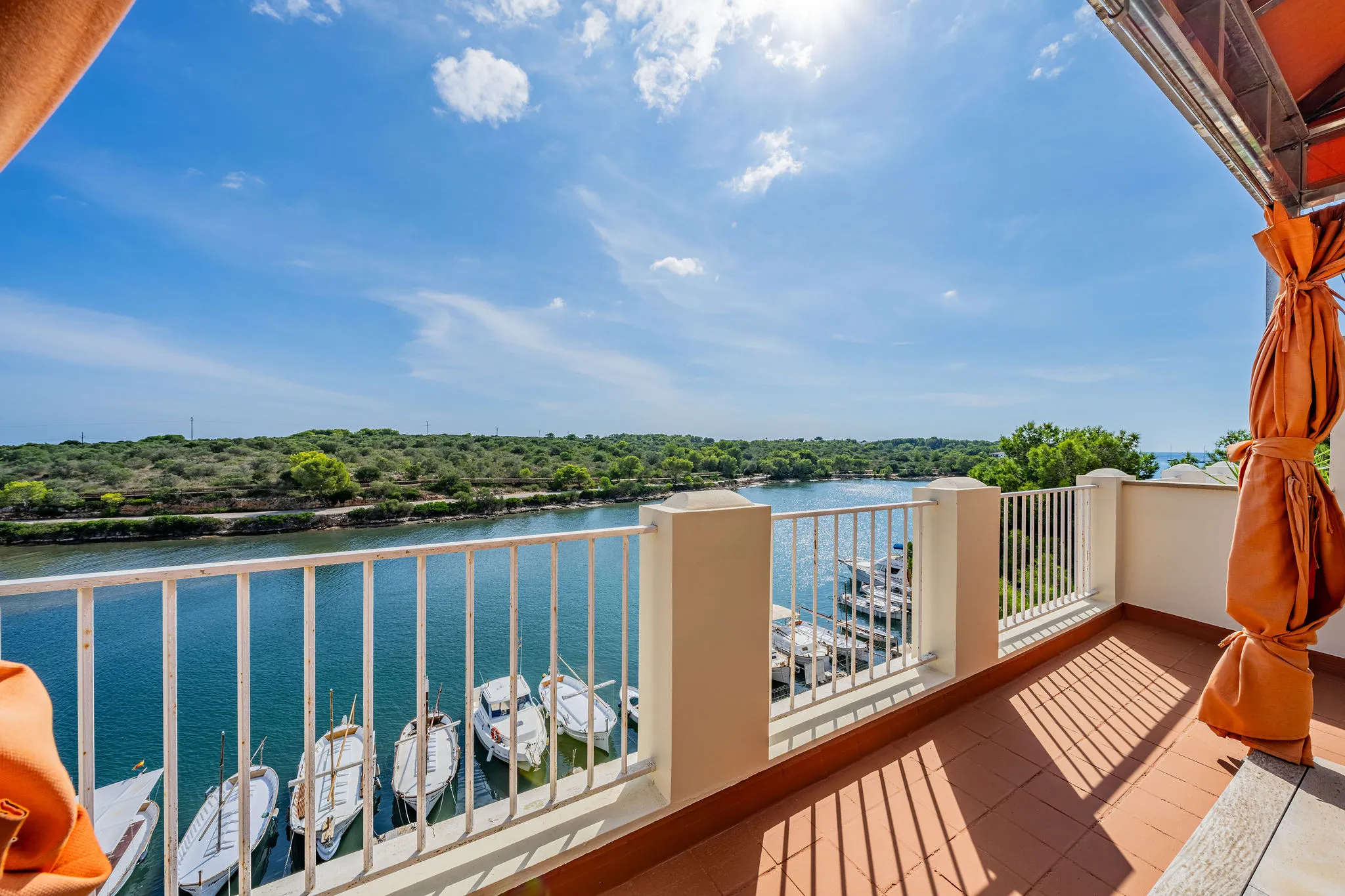 Charmerende fiskerhus ved vandet i Portocolom-11