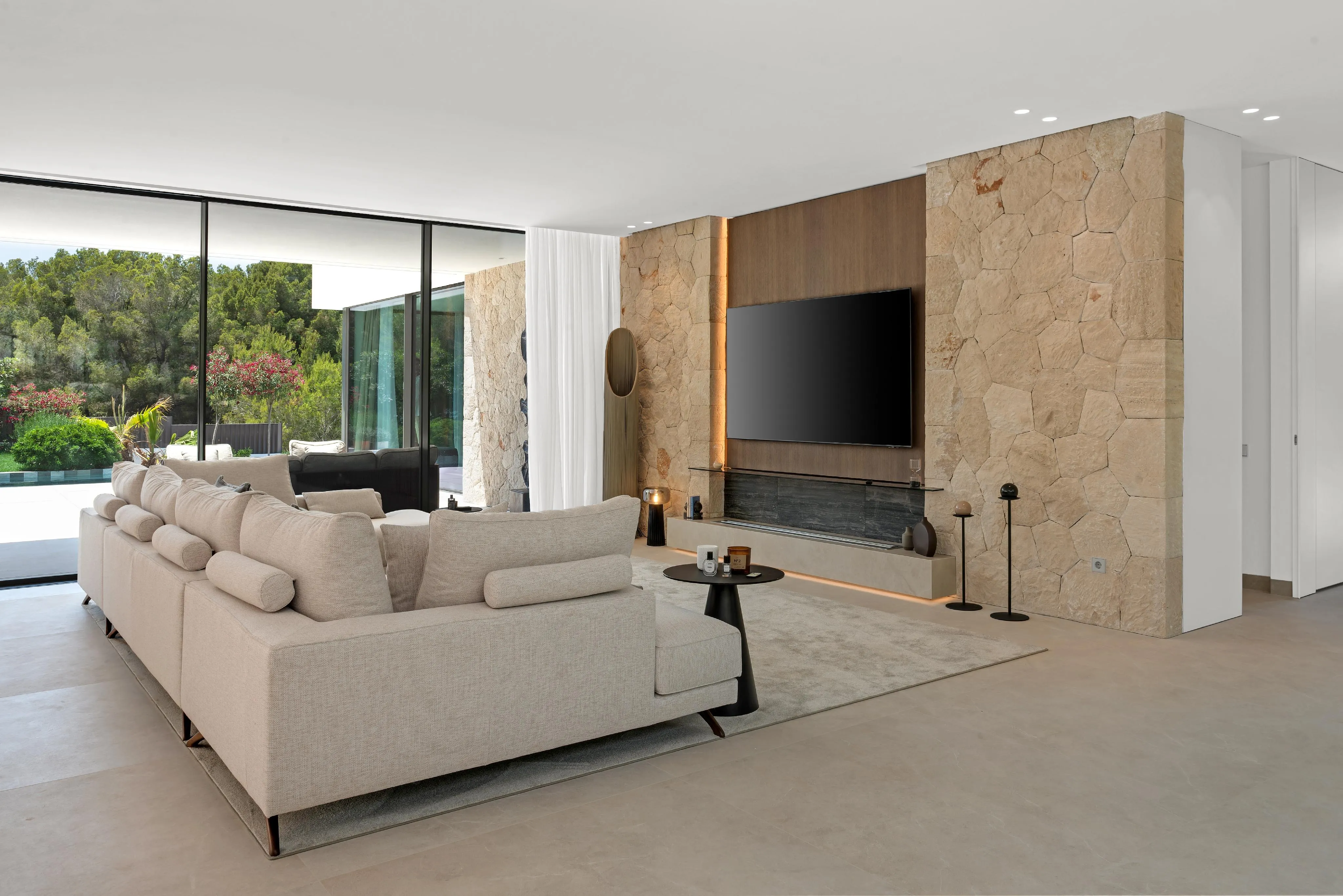 Villa de luxe récemment construite-6