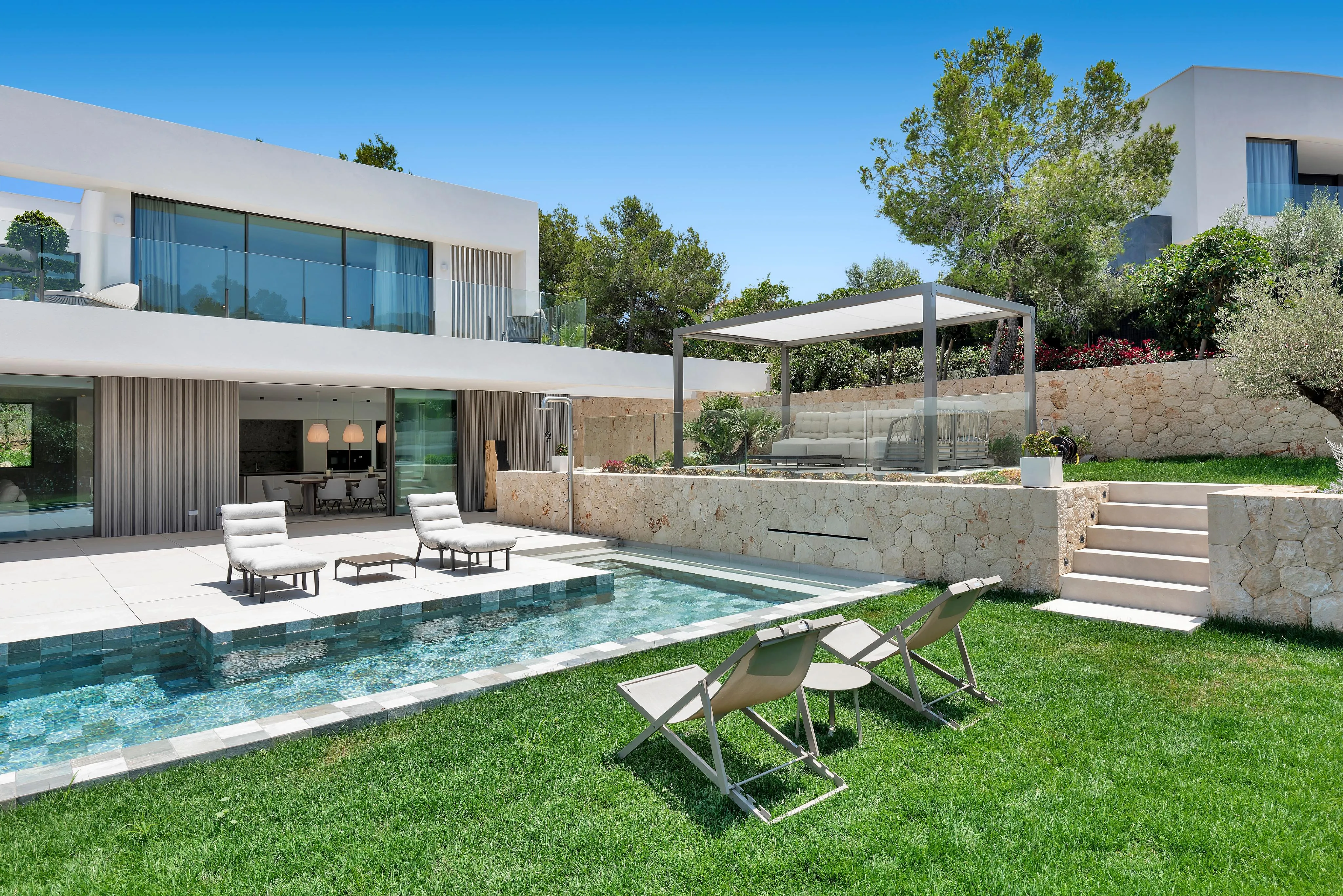 Villa de luxe récemment construite-3