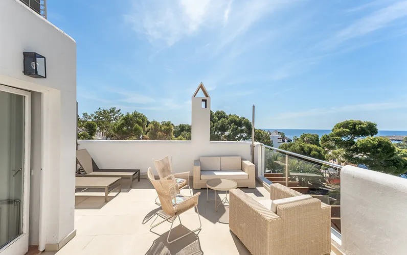 meravellós apartament amb vista a la mar i piscina comunitària