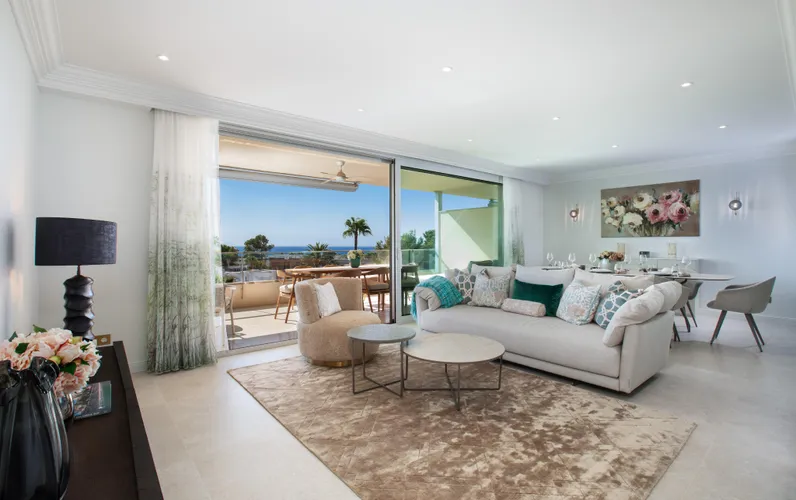 Oszałamiający luksusowy apartament z widokiem na morze