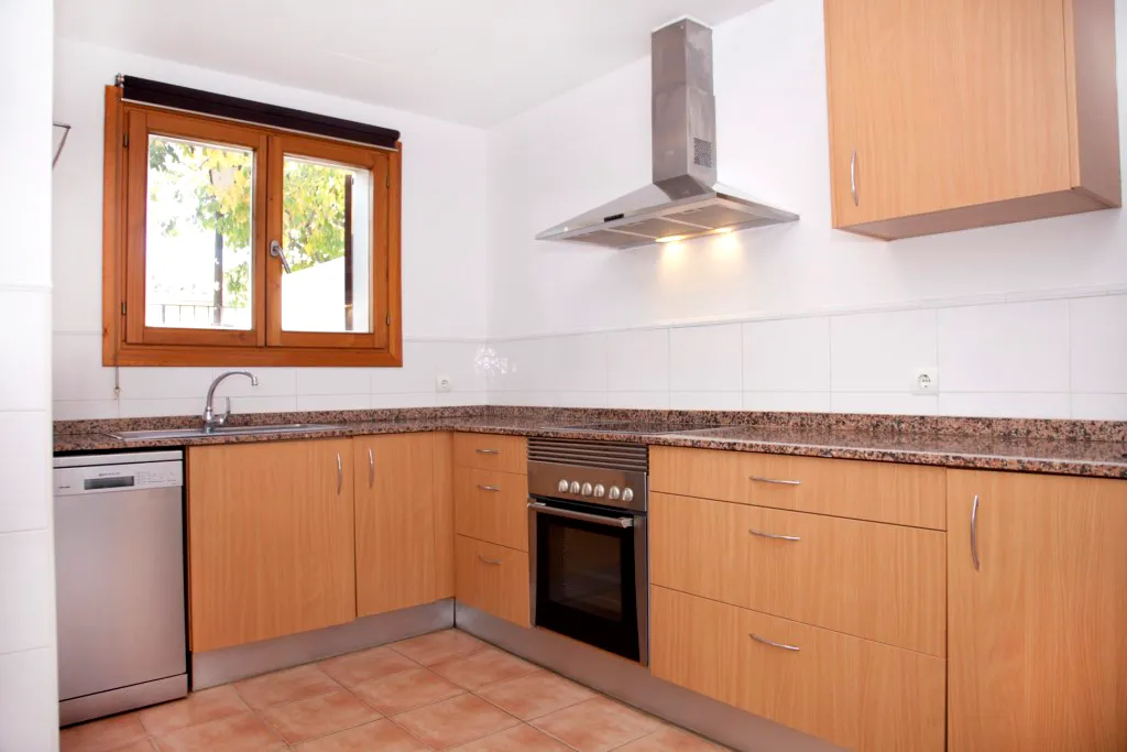 Well maintained rowhouse with view-4