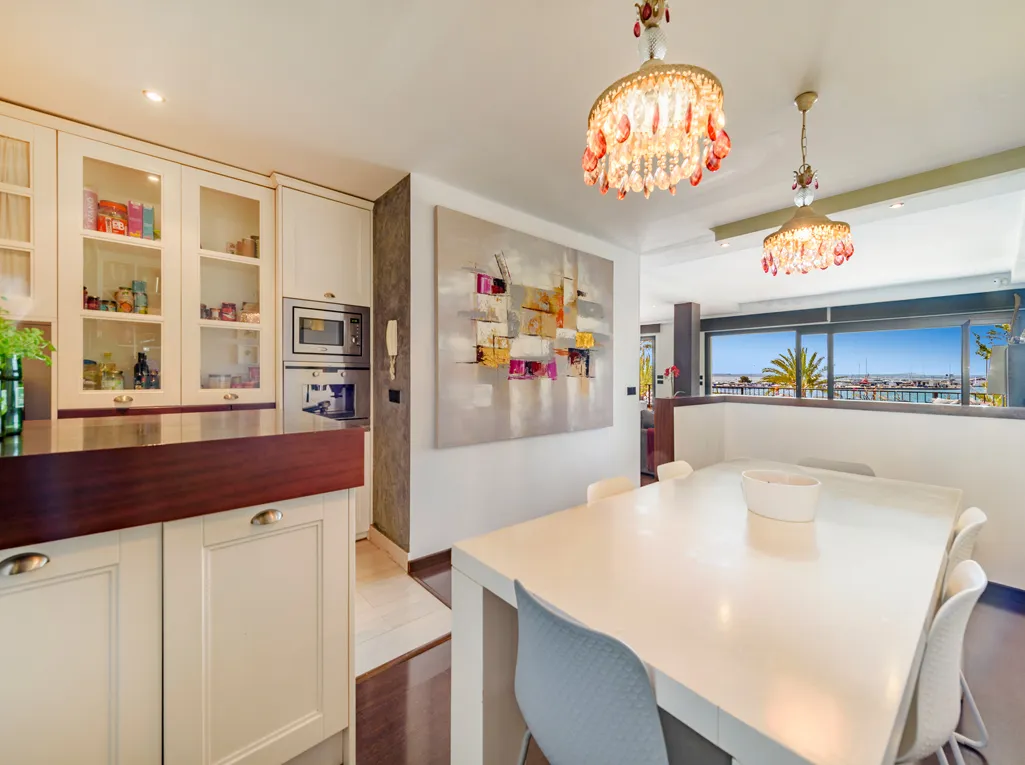 Exclusief appartement aan zee in Puerto Alcudia-7