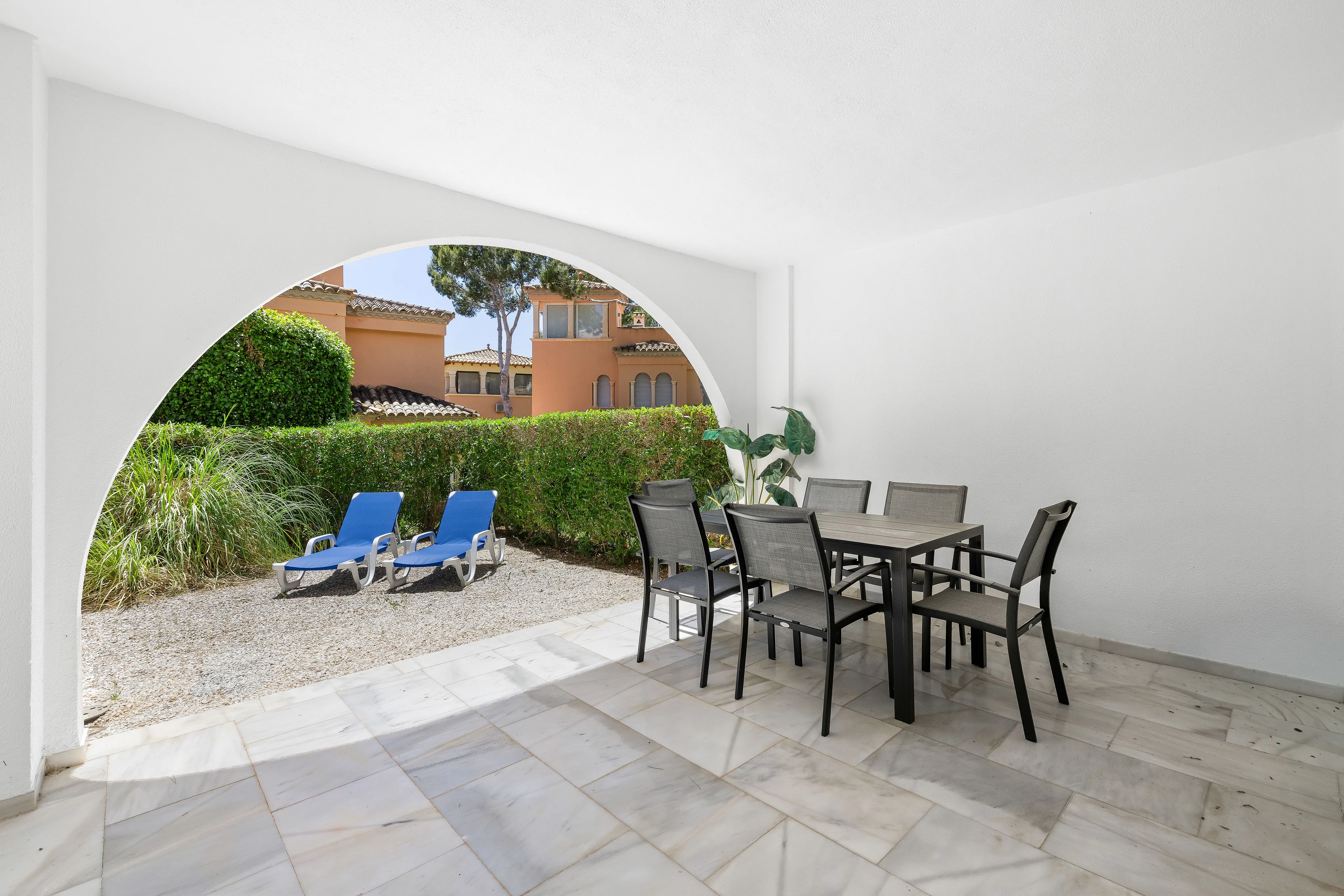 Mediterranean garden apartment in a sought-after residential complex in Santa Ponsa-12