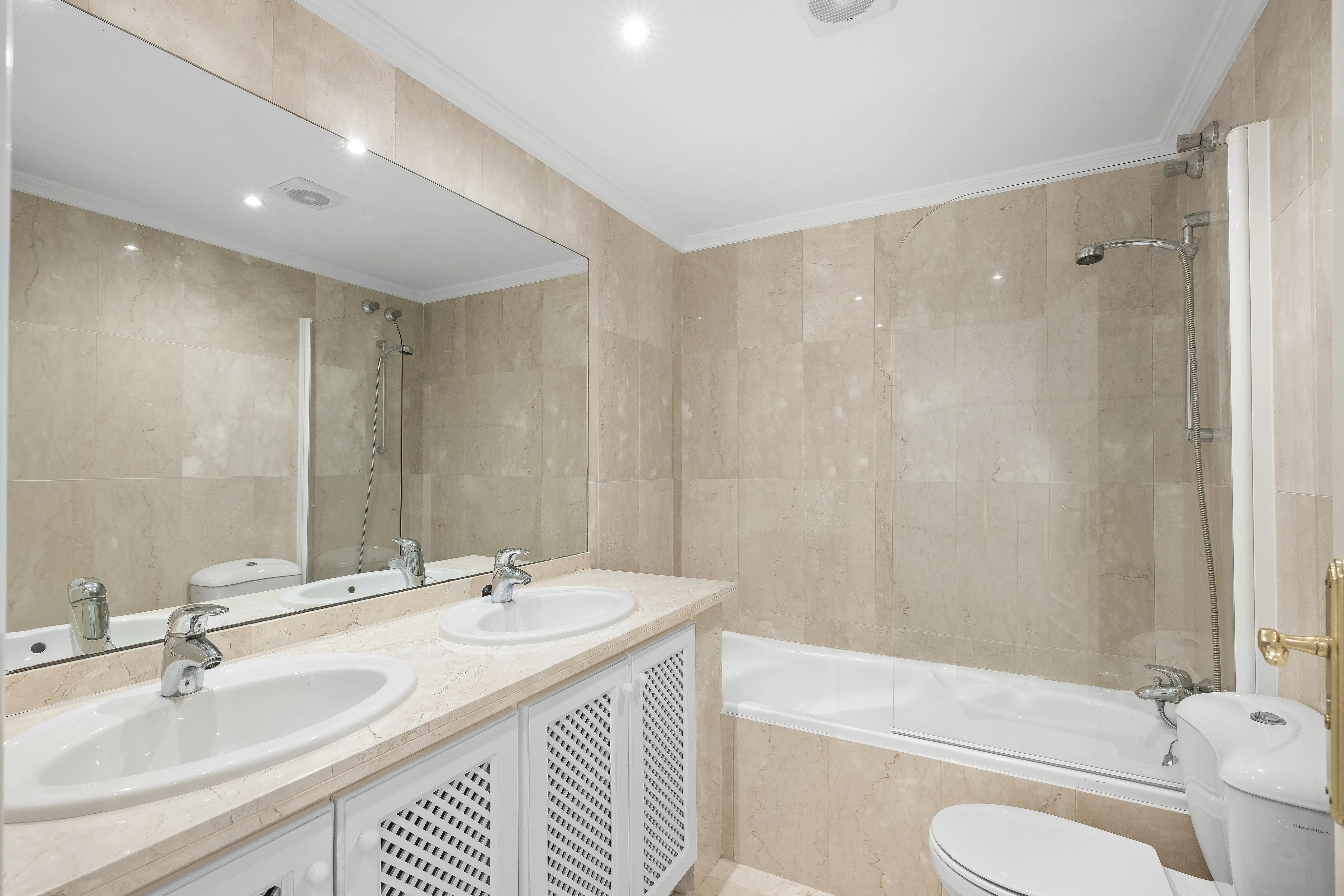Mediterranean garden apartment in a sought-after residential complex in Santa Ponsa-11